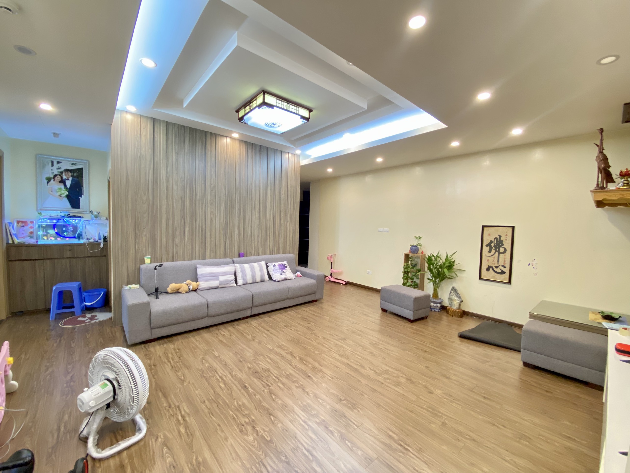 Bán căn hộ 3 ngủ 111m2 tầng cao, full đồ mới tại N04B Ngoại Giao Đoàn 1