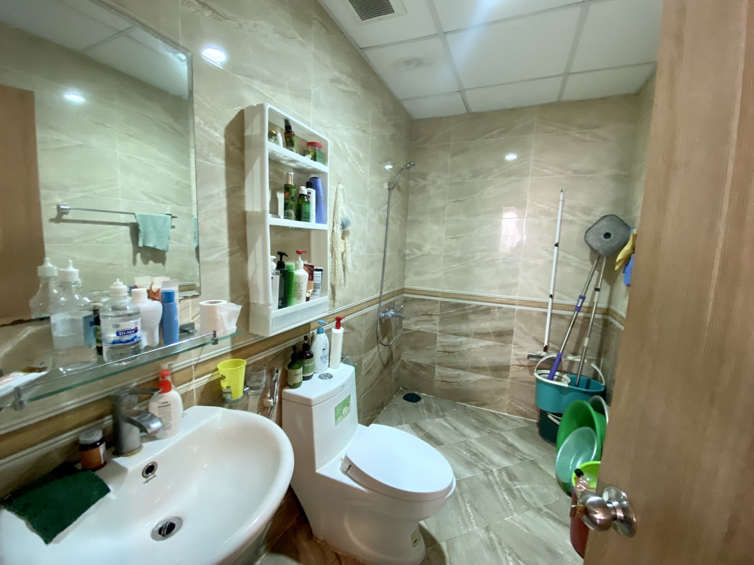 Bán căn hộ 3 ngủ 111m2 tầng cao, full đồ mới tại N04B Ngoại Giao Đoàn 10