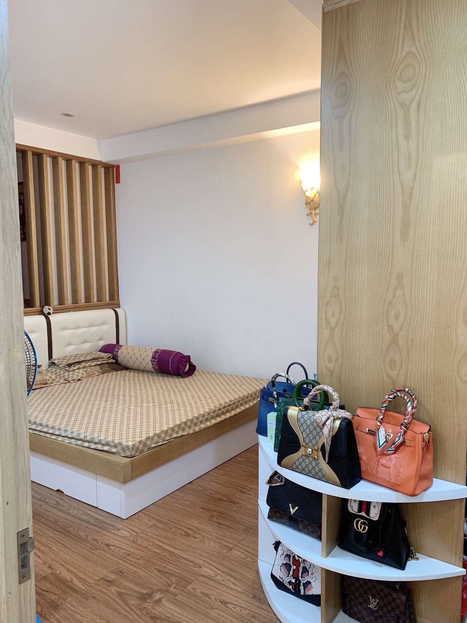 Bán căn hộ 3 ngủ 111m2 tầng cao view đẹp giá tốt tòa N04B Ngoại Giao Đoàn 8