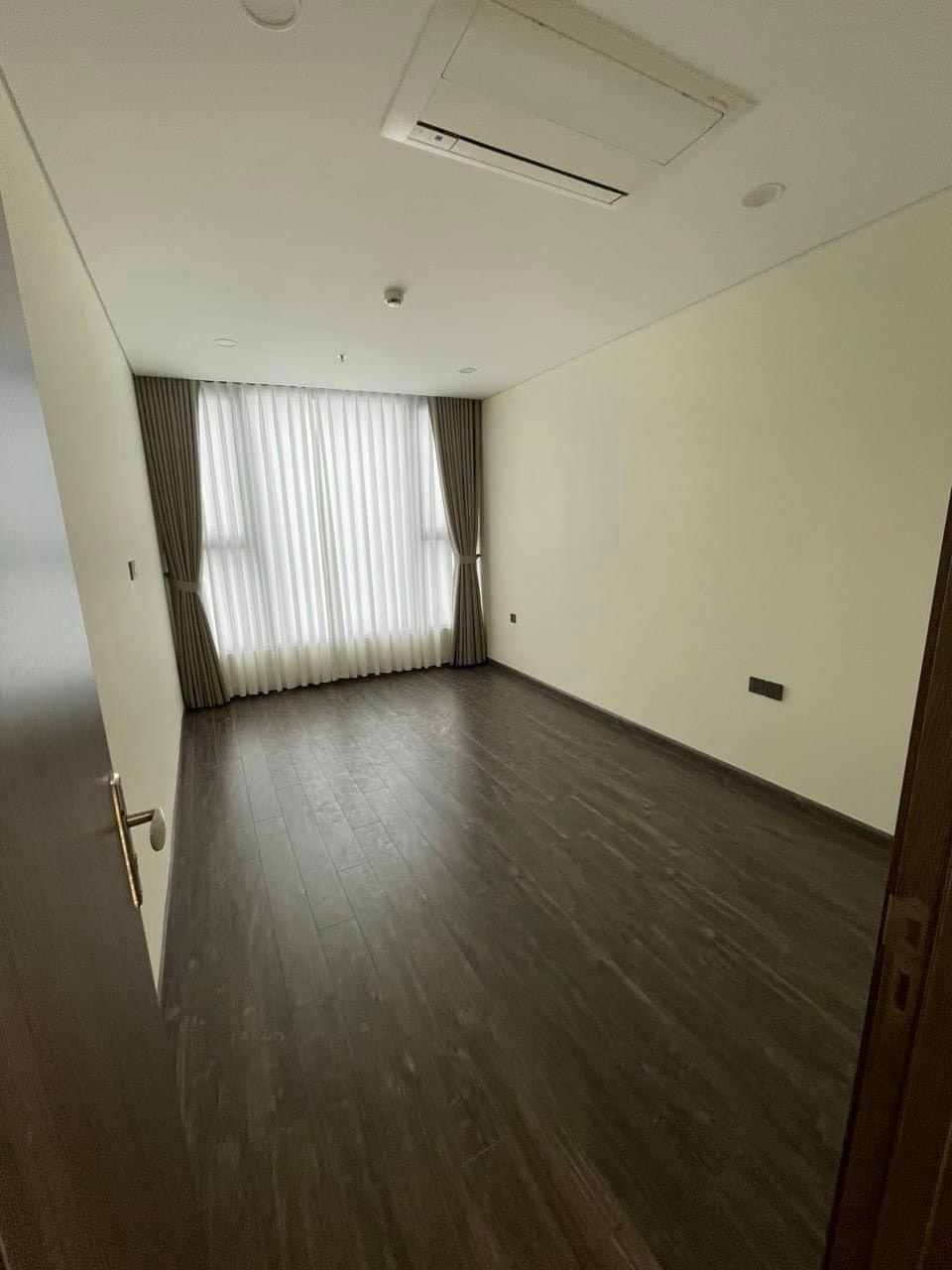 Bán căn hộ 3 ngủ 126m2 nguyên bản, view công viên tại N01-T7 Ngoại Giao Đoàn 3