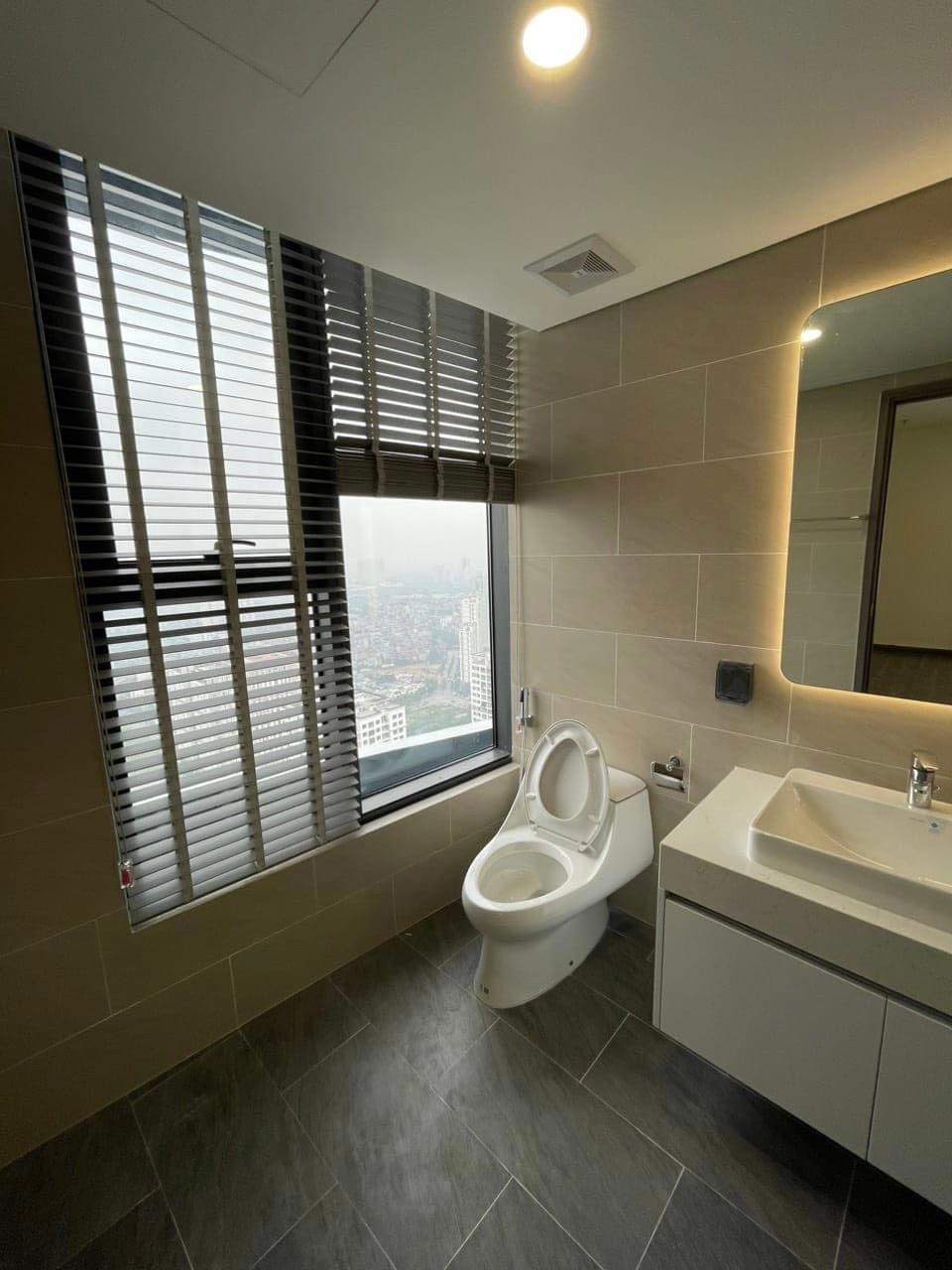 Bán căn hộ 3 ngủ 126m2 nguyên bản, view công viên tại N01-T7 Ngoại Giao Đoàn 4