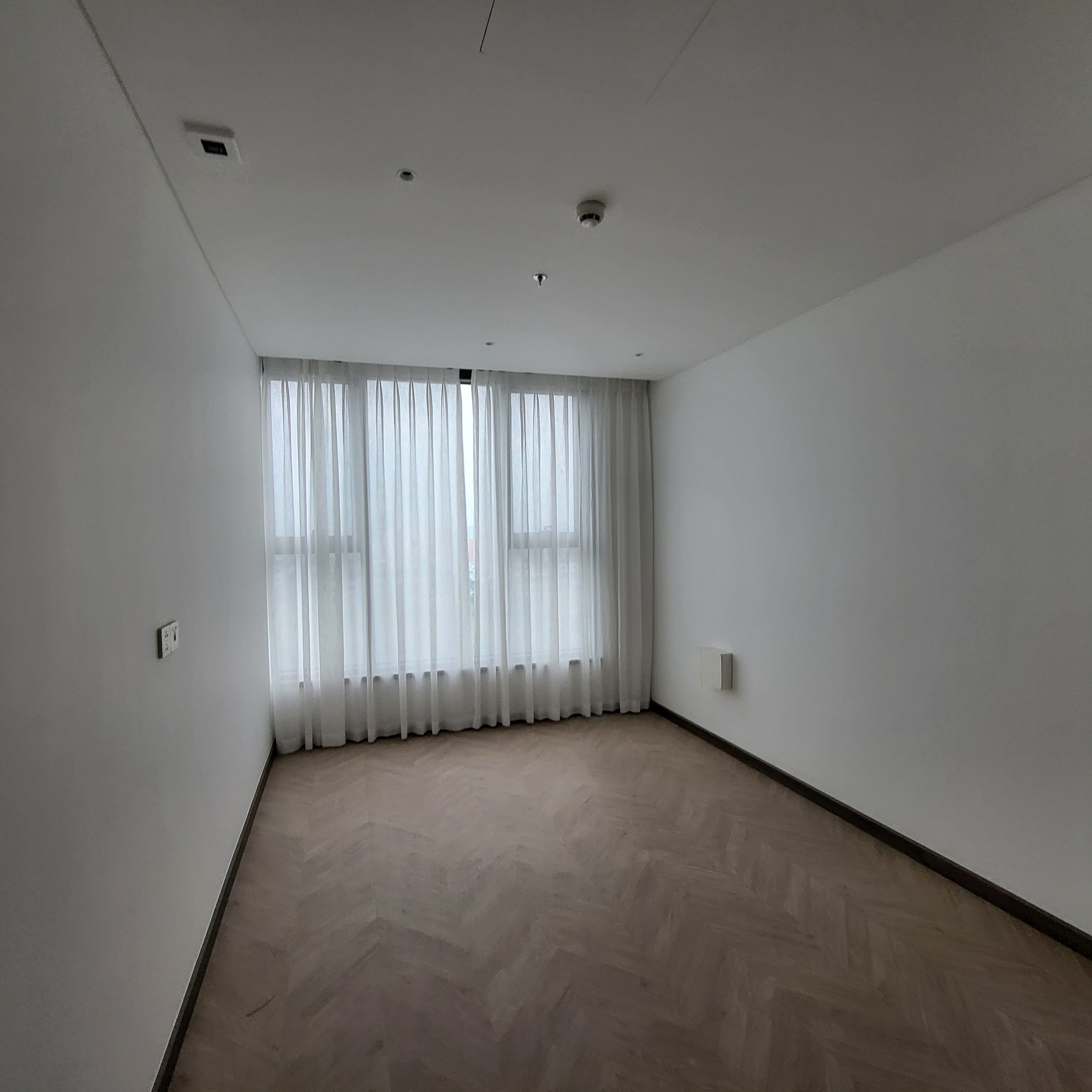 Bán căn hộ 3 ngủ 141m2 tầng trung tòa N01T6 Ngoại Giao Đoàn 3