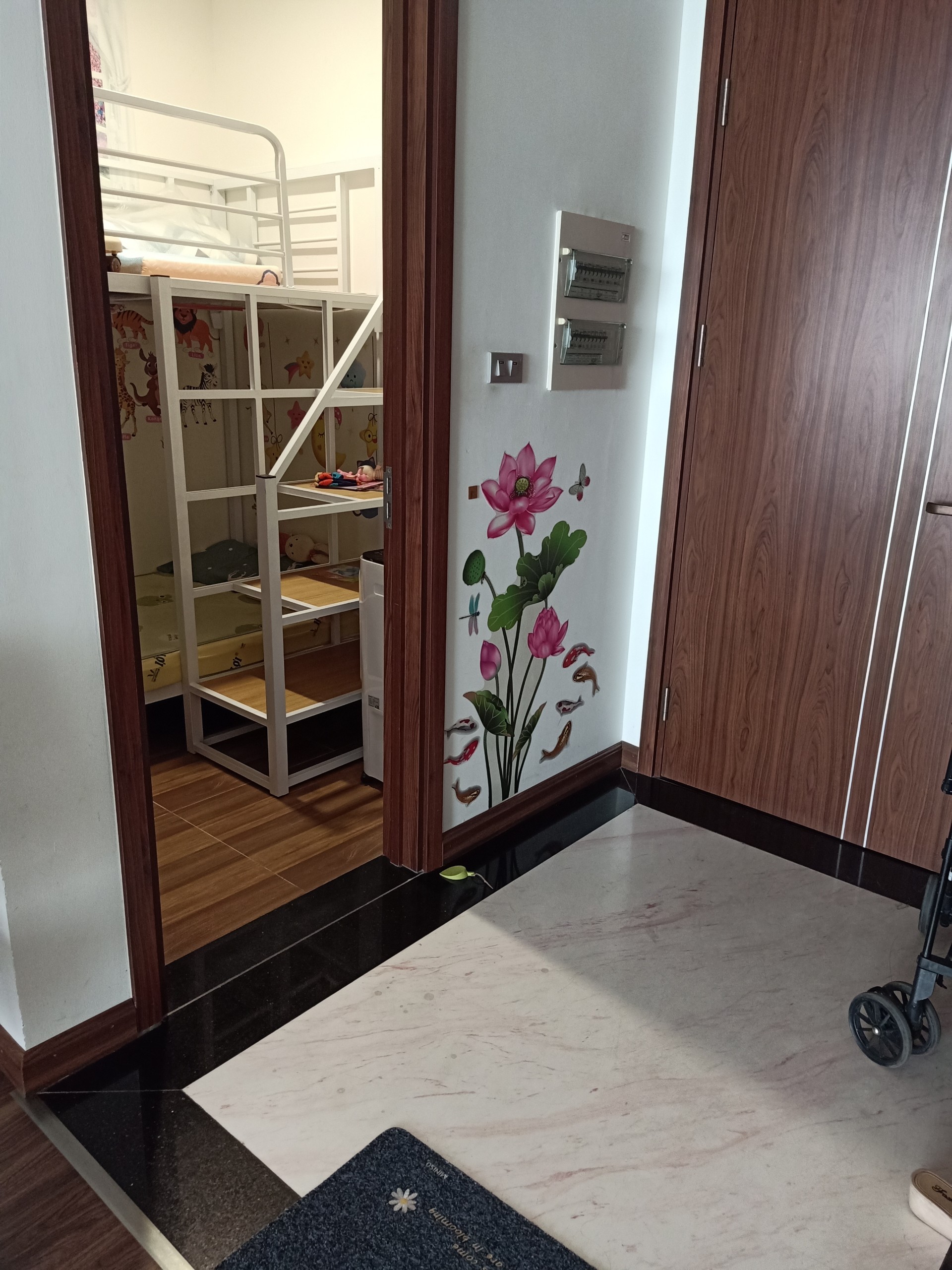 Bán căn hộ 3 ngủ 93,3m2 view trực diện Hồ tòa N01T8 Ngoại Giao Đoàn 5