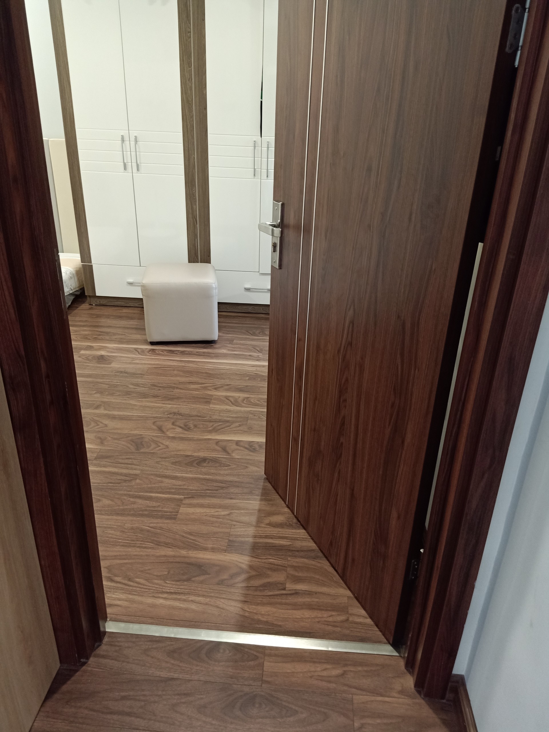 Bán căn hộ 3 ngủ 93,3m2 view trực diện Hồ tòa N01T8 Ngoại Giao Đoàn 6