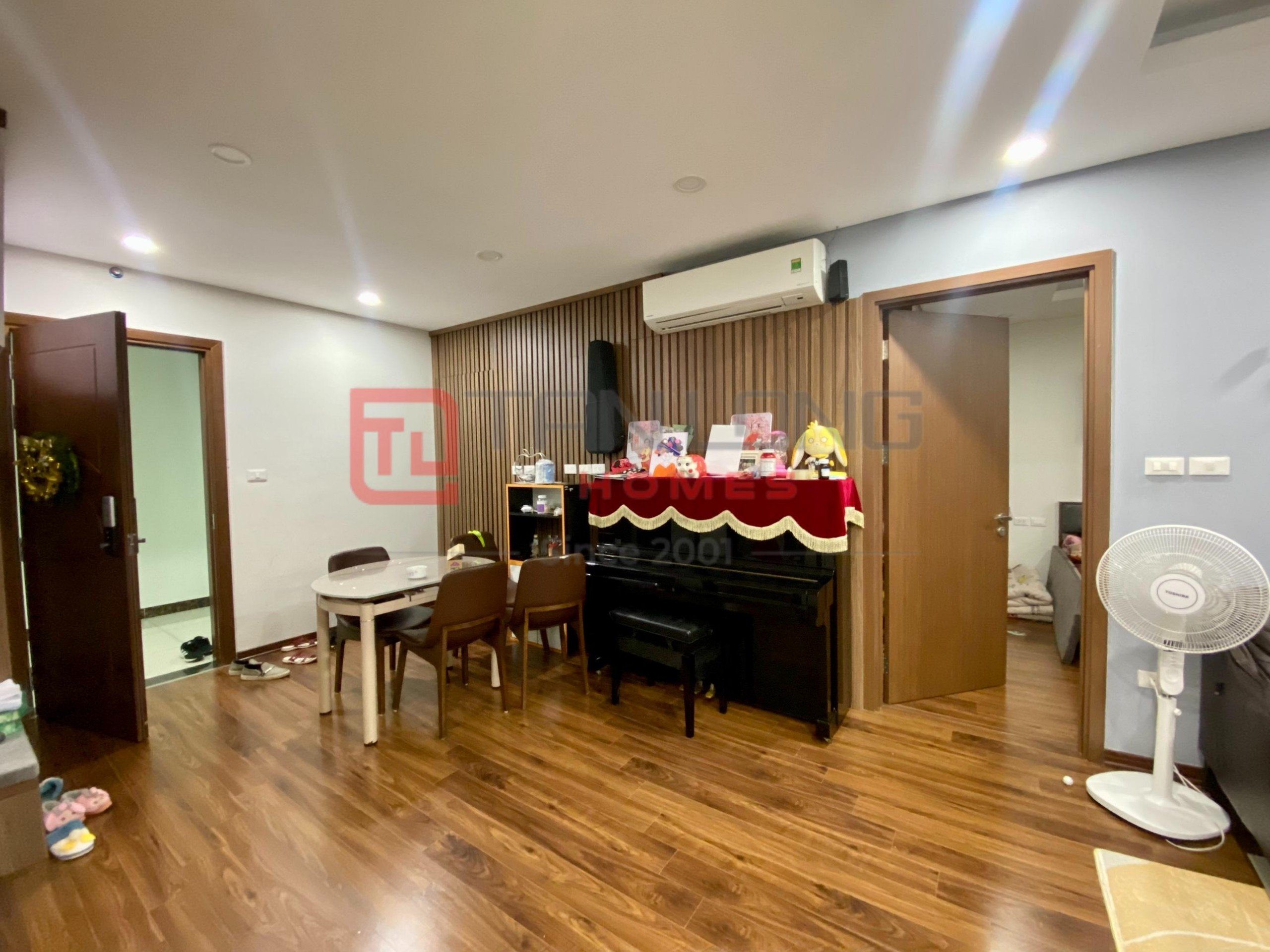 Bán căn hộ 3 ngủ 95m2 full đồ tòa N01T1 Ngoại Giao Đoàn 4