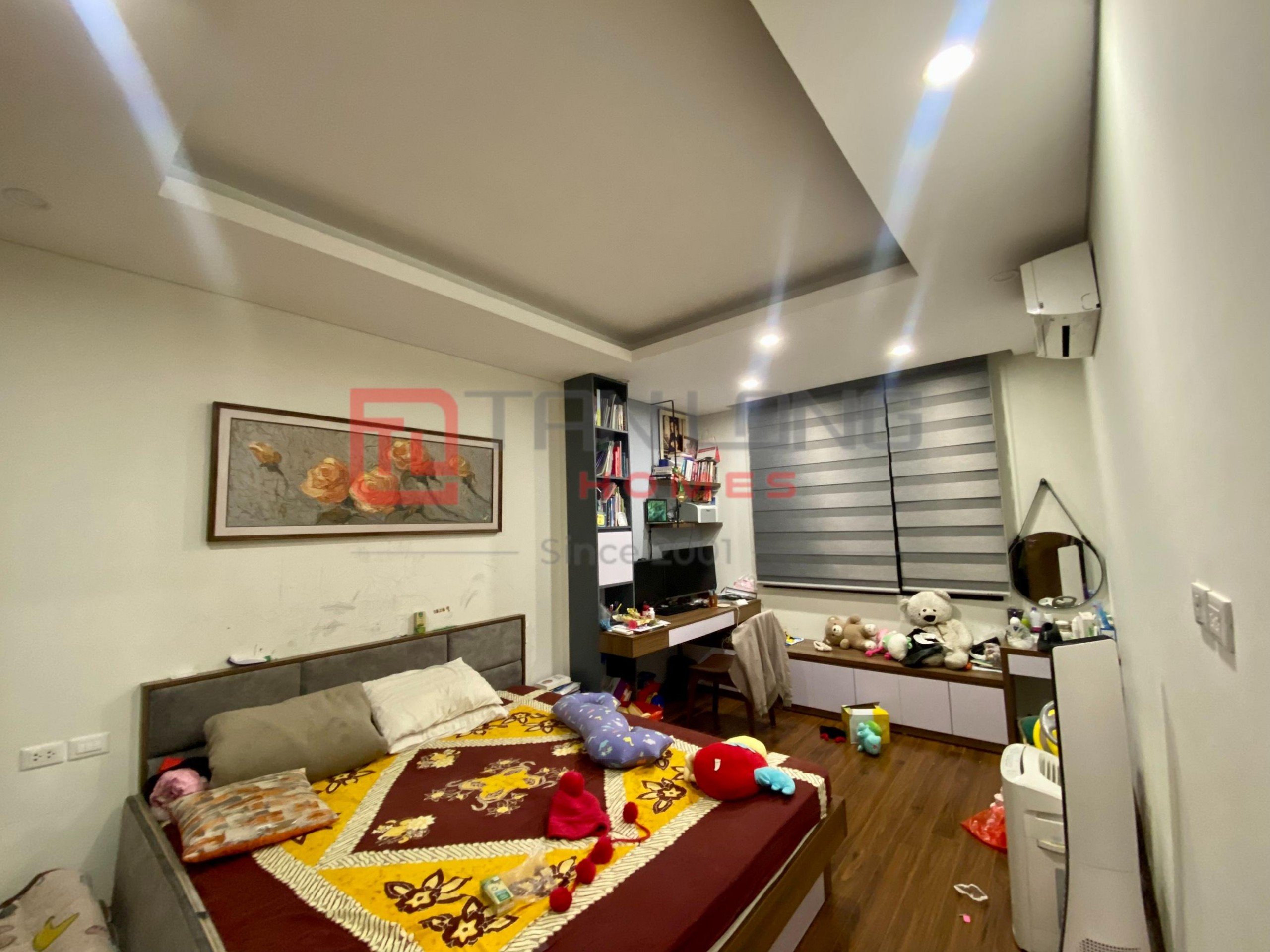 Bán căn hộ 3 ngủ 95m2 full đồ tòa N01T1 Ngoại Giao Đoàn 8