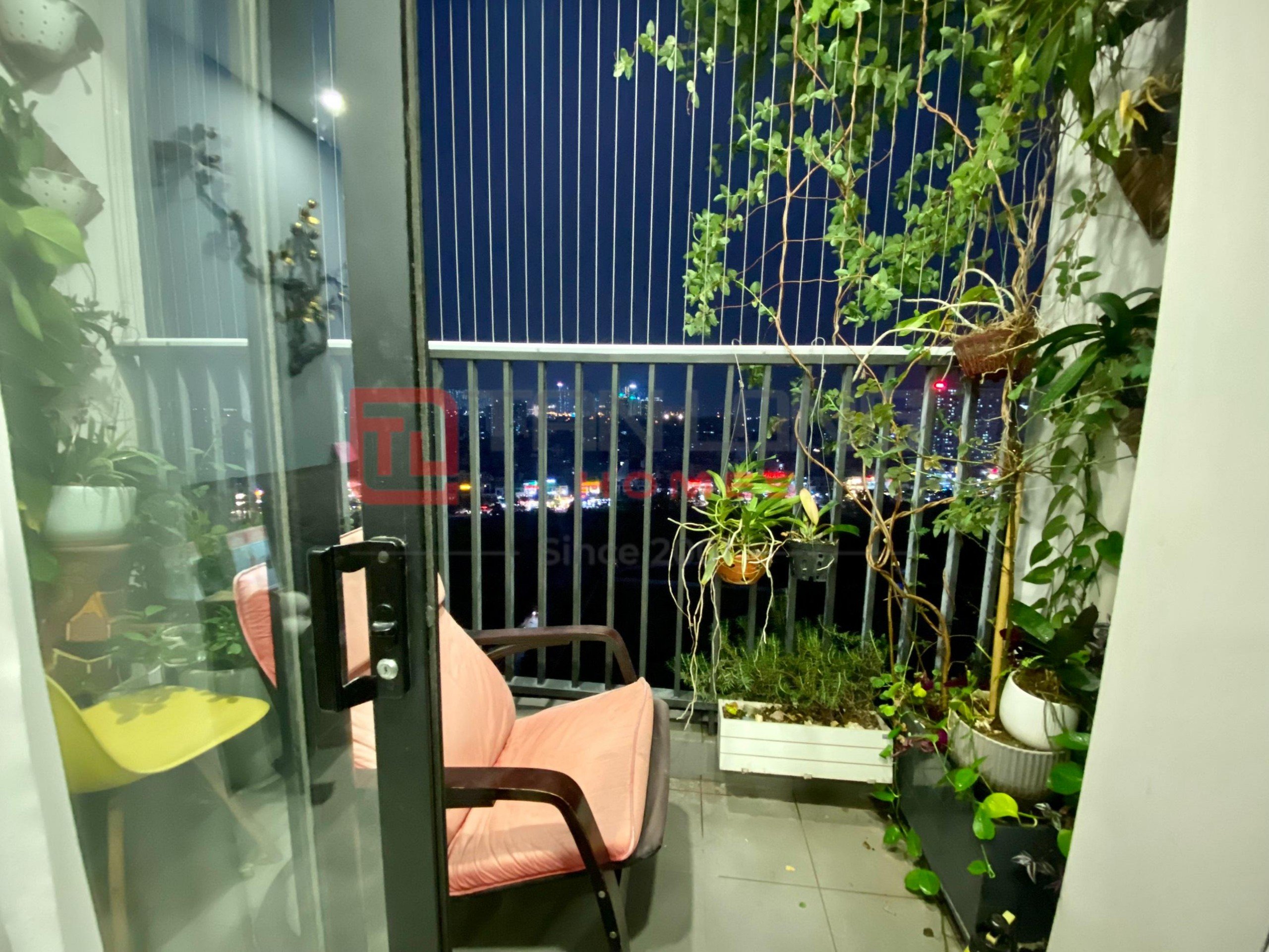 Bán căn hộ 3 ngủ 95m2 full đồ tòa N01T1 Ngoại Giao Đoàn 9