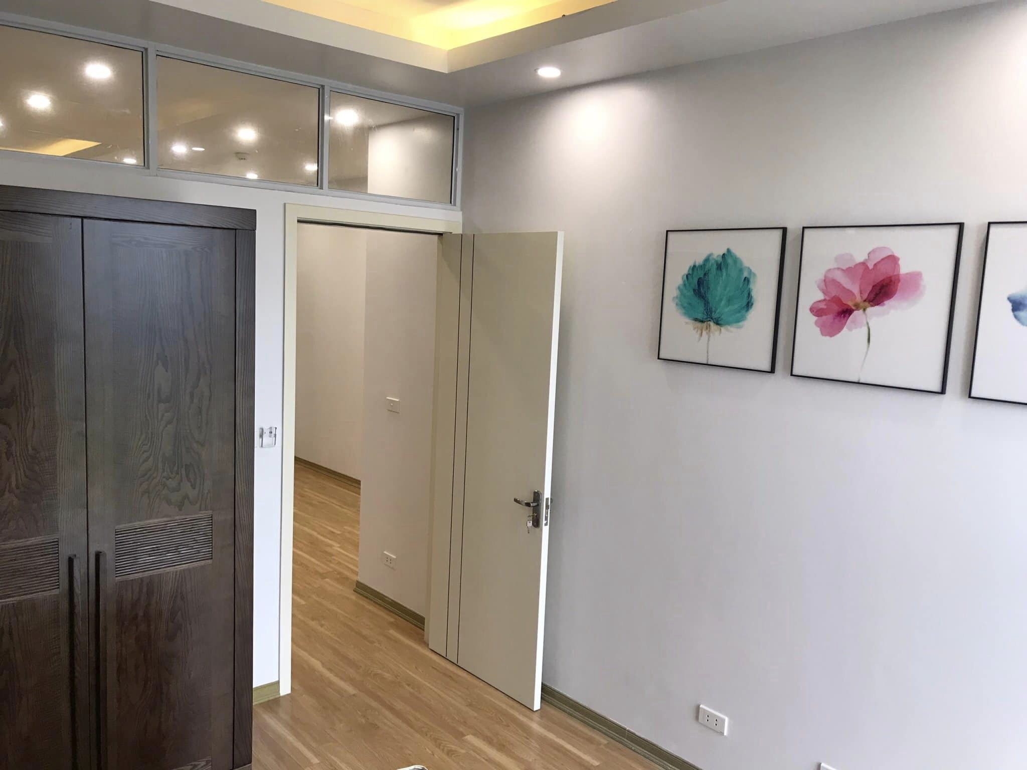 Bán căn hộ 3 ngủ 98m2 tầng cao view thoáng tòa N02T2 Ngoại Giao Đoàn 3