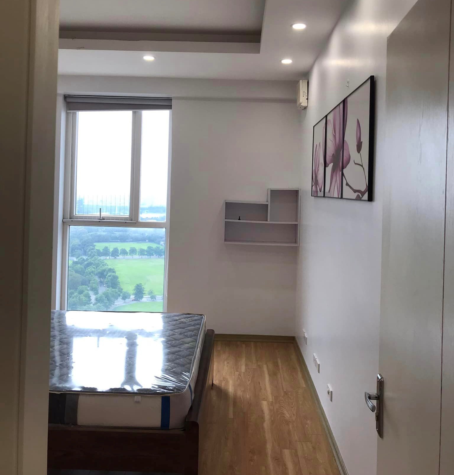 Bán căn hộ 3 ngủ 98m2 tầng cao view thoáng tòa N02T2 Ngoại Giao Đoàn 4