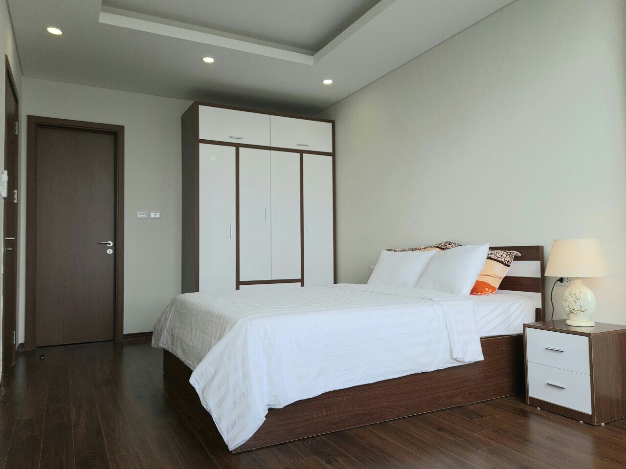 Bán căn hộ 3 Phòng ngủ, 2 vệ sinh view hồ điều hòa tòa N01T1 Lạc Hồng Lotus 2, khu ngoại giao đoàn 5