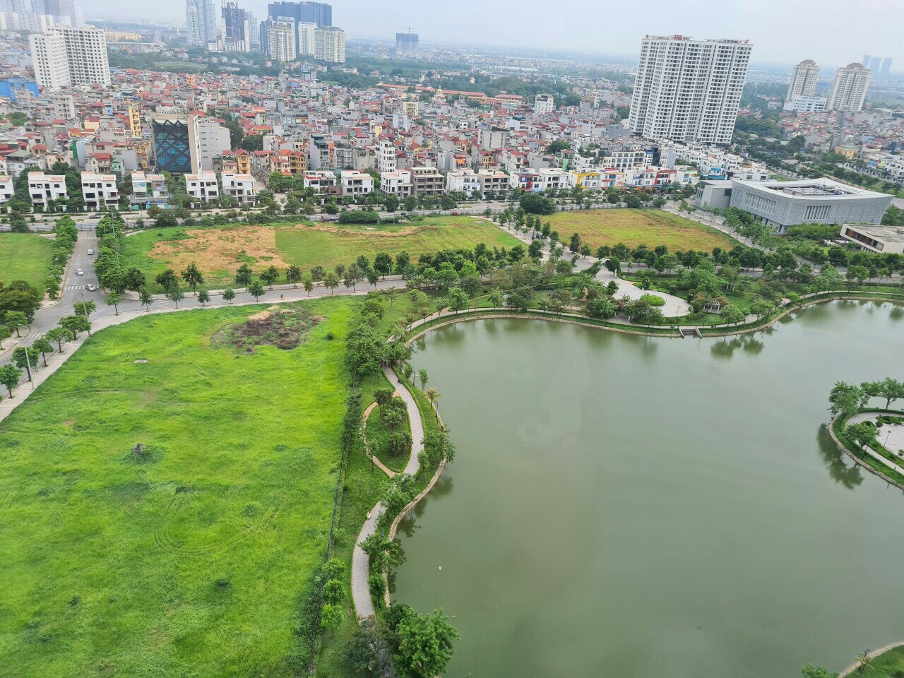 Bán căn hộ 3 Phòng ngủ, 2 vệ sinh view hồ điều hòa tòa N01T1 Lạc Hồng Lotus 2, khu ngoại giao đoàn 8
