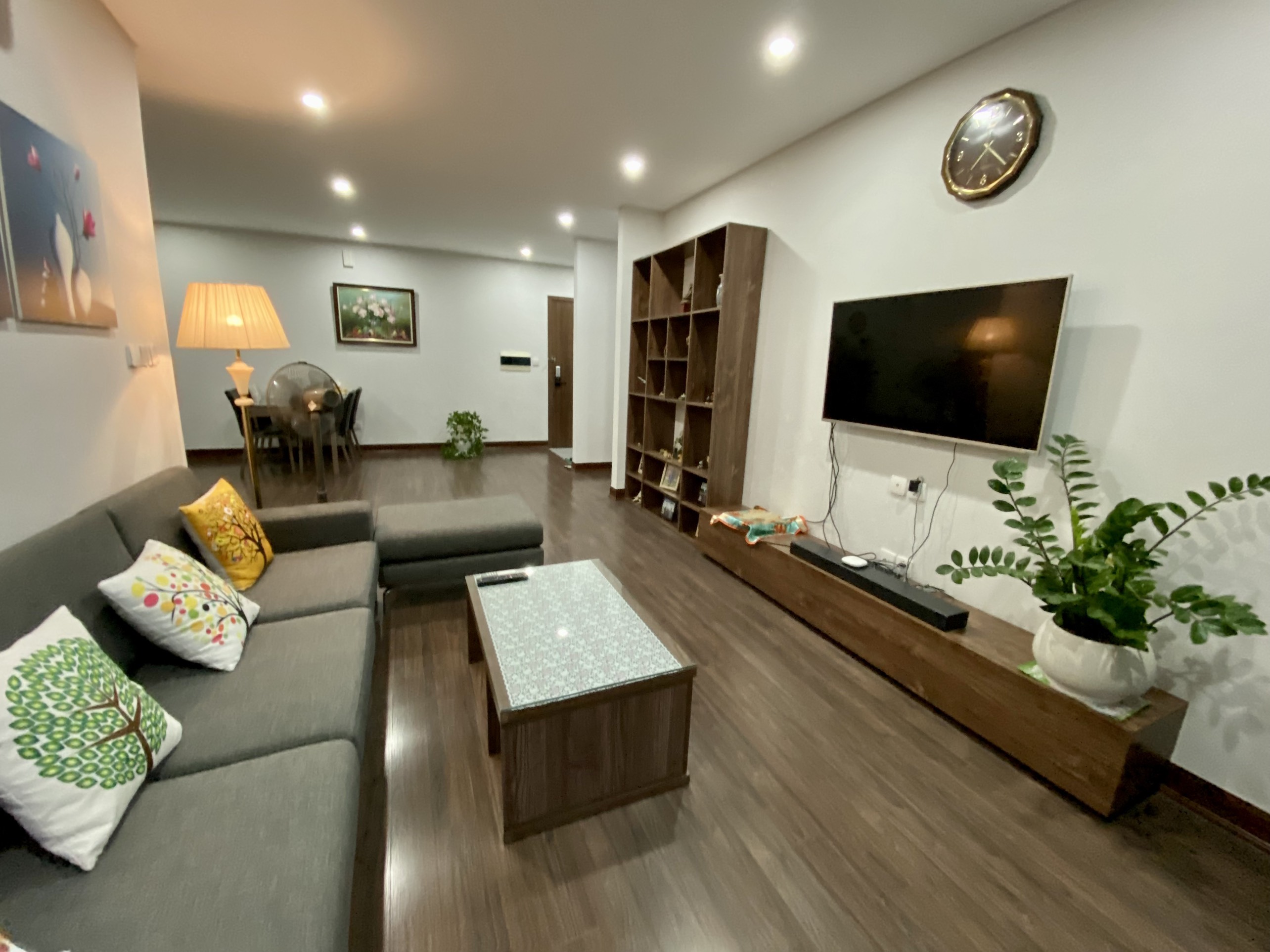 Bán căn hộ 3 phòng ngủ tầng cao 121m2 hướng Nam tòa N03 T6 Ngoại Giao Đoàn 3