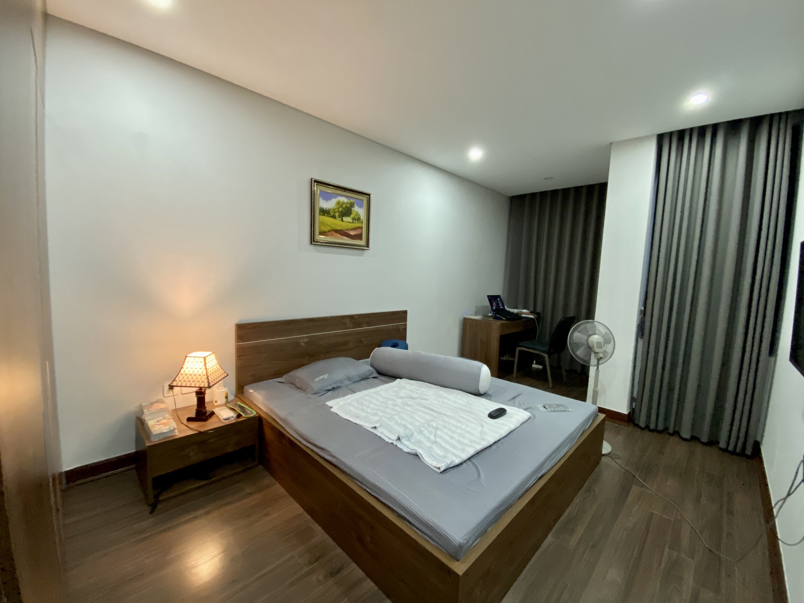 Bán căn hộ 3 phòng ngủ tầng cao 121m2 hướng Nam tòa N03 T6 Ngoại Giao Đoàn 6