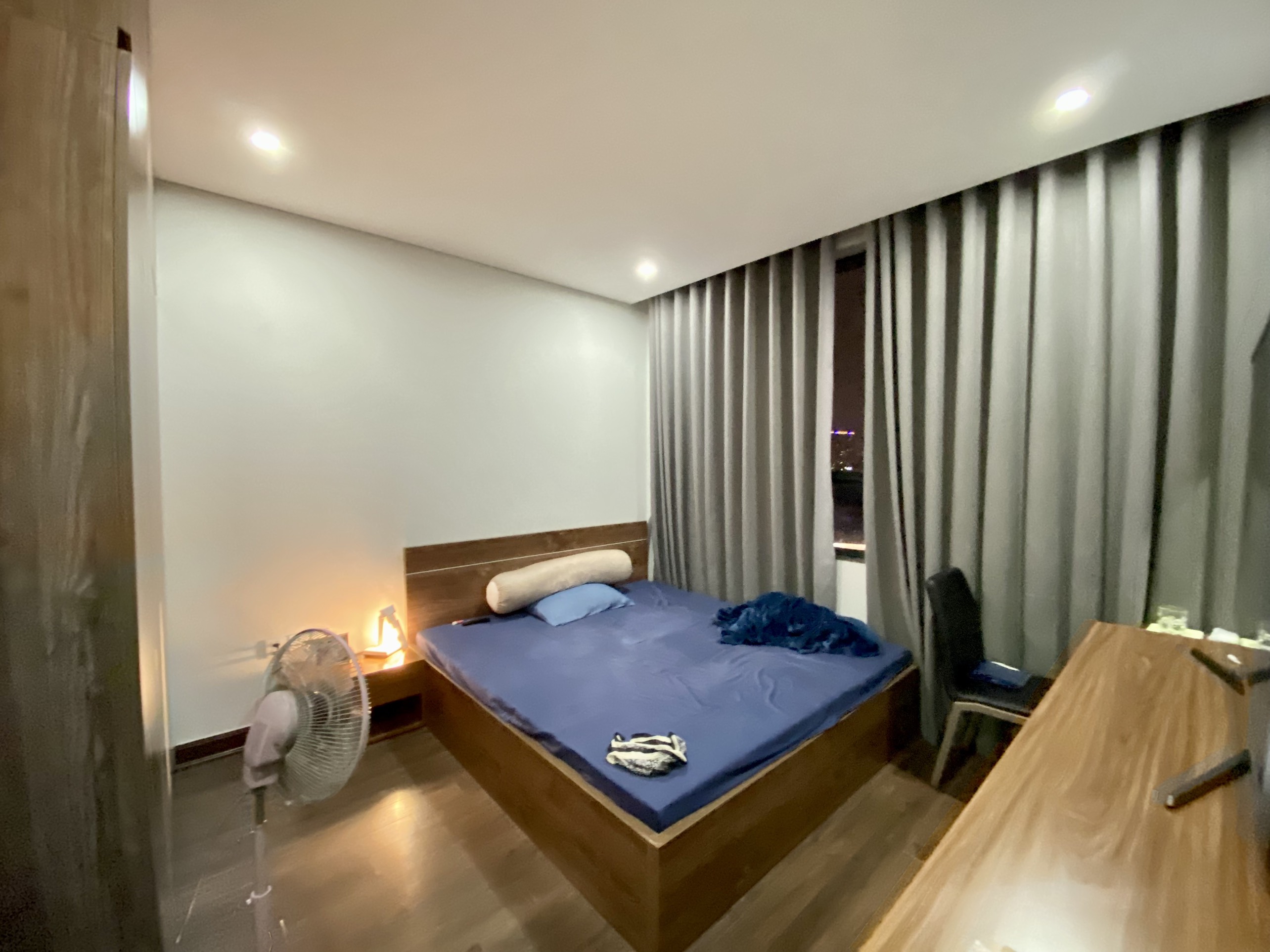 Bán căn hộ 3 phòng ngủ tầng cao 121m2 hướng Nam tòa N03 T6 Ngoại Giao Đoàn 7