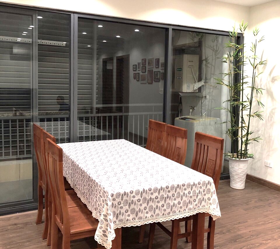 Bán căn hộ 3PN + 1, DT 130m2 full đồ mới, sẵn sổ đỏ, tòa N01T2 Ngoại Giao Đoàn 2