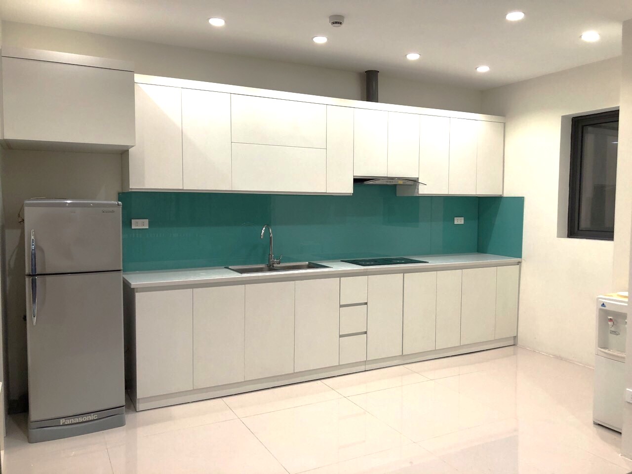 Bán căn hộ 3PN + 1, DT 130m2 full đồ mới, sẵn sổ đỏ, tòa N01T2 Ngoại Giao Đoàn 3