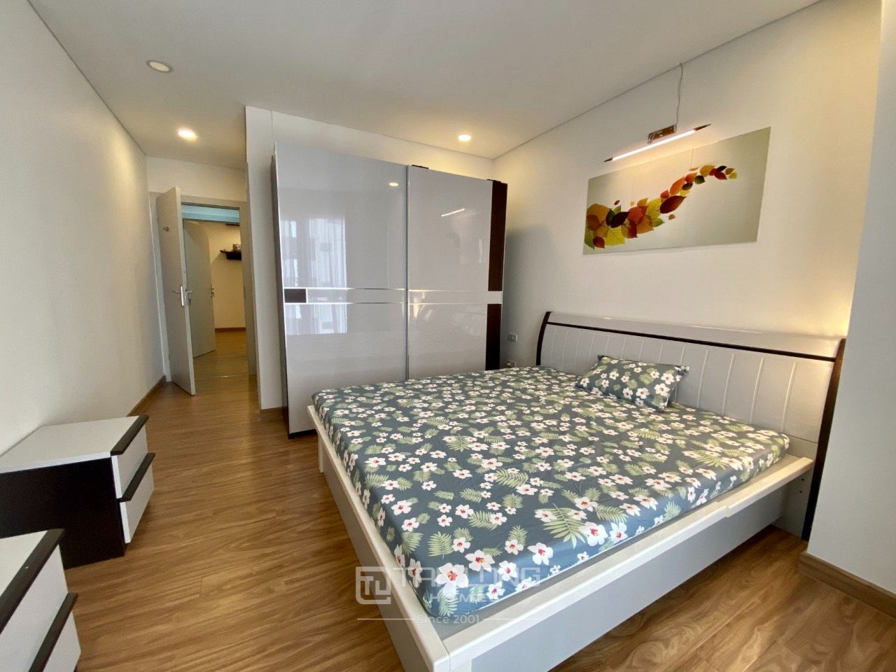 Bán căn hộ 3PN, 2wc full nội thất DT 102m2 Tòa N03T5, khu ngoại giao đoàn 5