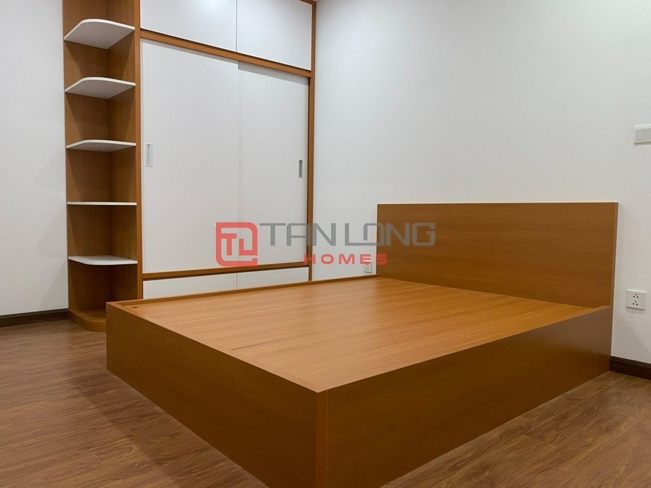 Bán căn hộ 3PN/110m2 full đồ view nội khu, có slot ô tô tại N03T3 Ngoại Giao Đoàn 3