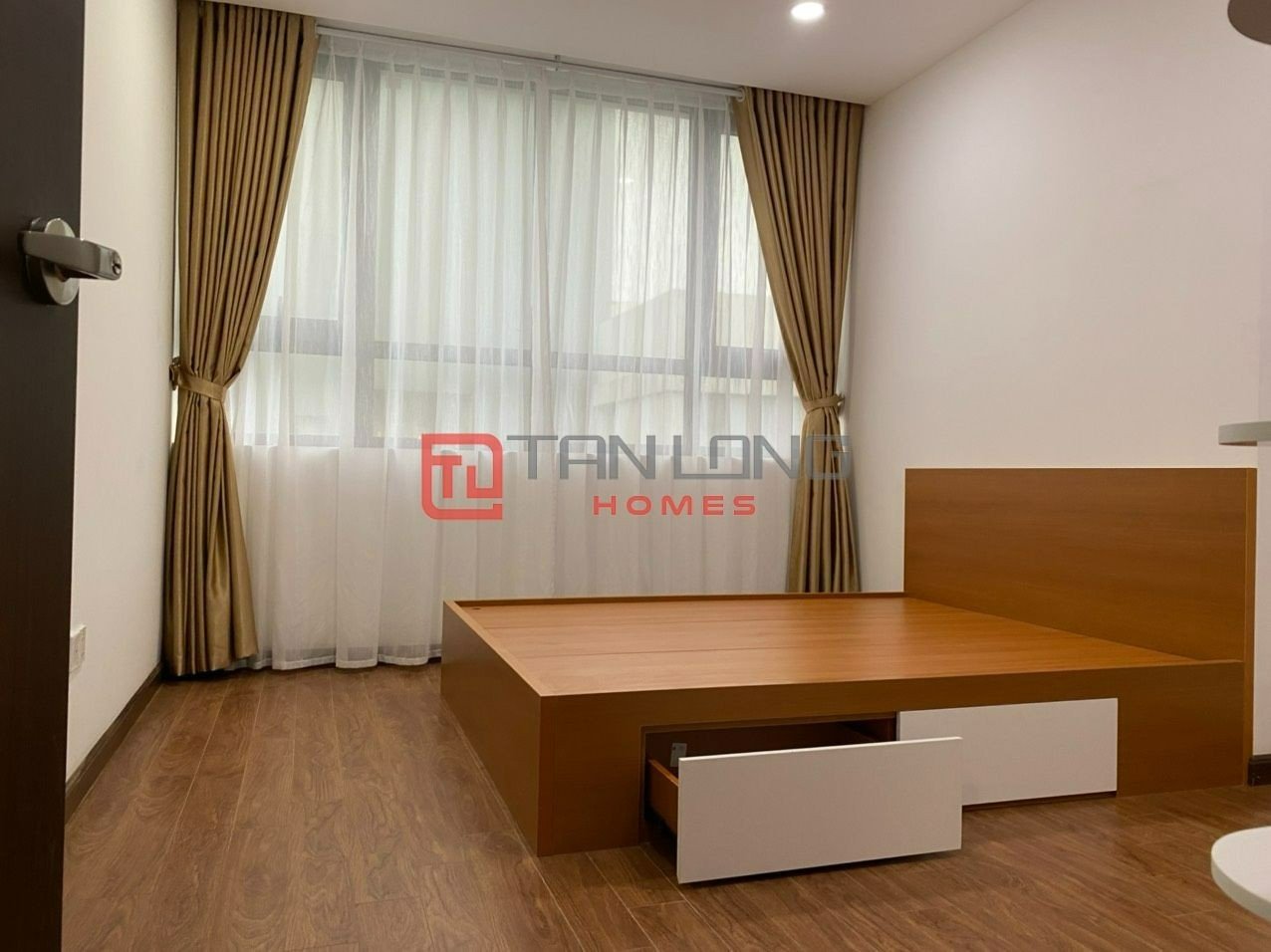 Bán căn hộ 3PN/110m2 full đồ view nội khu, có slot ô tô tại N03T3 Ngoại Giao Đoàn 5