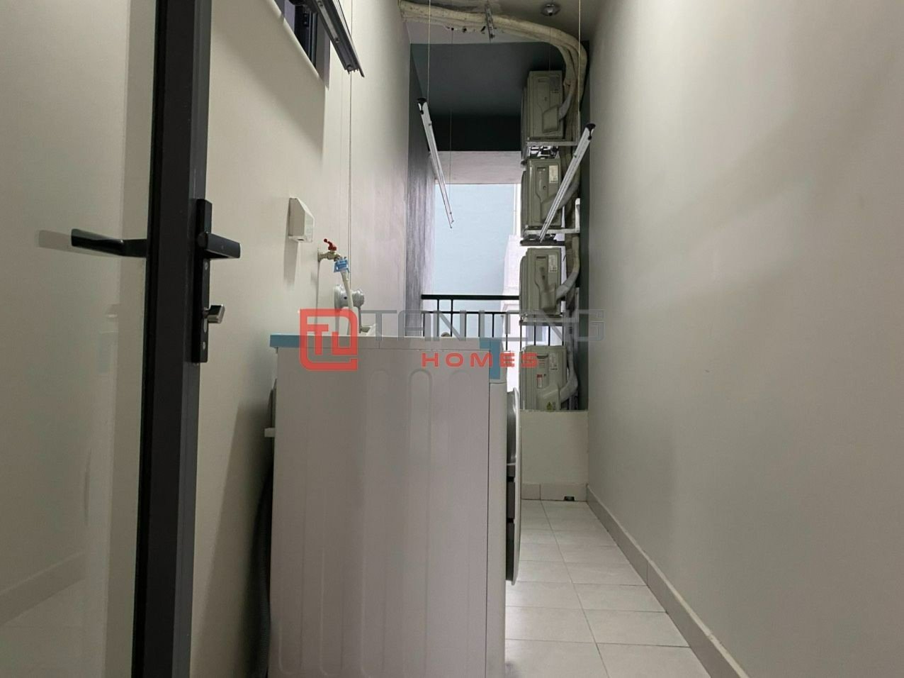 Bán căn hộ 3PN/110m2 full đồ view nội khu, có slot ô tô tại N03T3 Ngoại Giao Đoàn 8