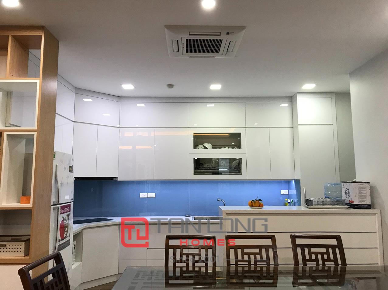 Bán căn hộ 3PN/124,3m2 tầng cao, full đồ tòa N02T2 Ngoại Giao Đoàn 3