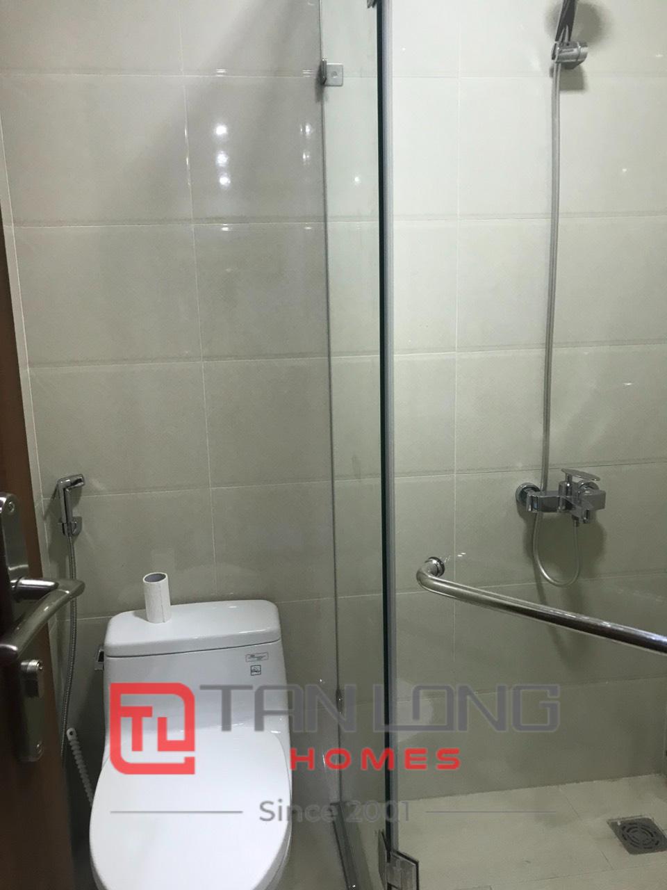 Bán căn hộ 3PN/124,3m2 tầng cao, full đồ tòa N02T2 Ngoại Giao Đoàn 6