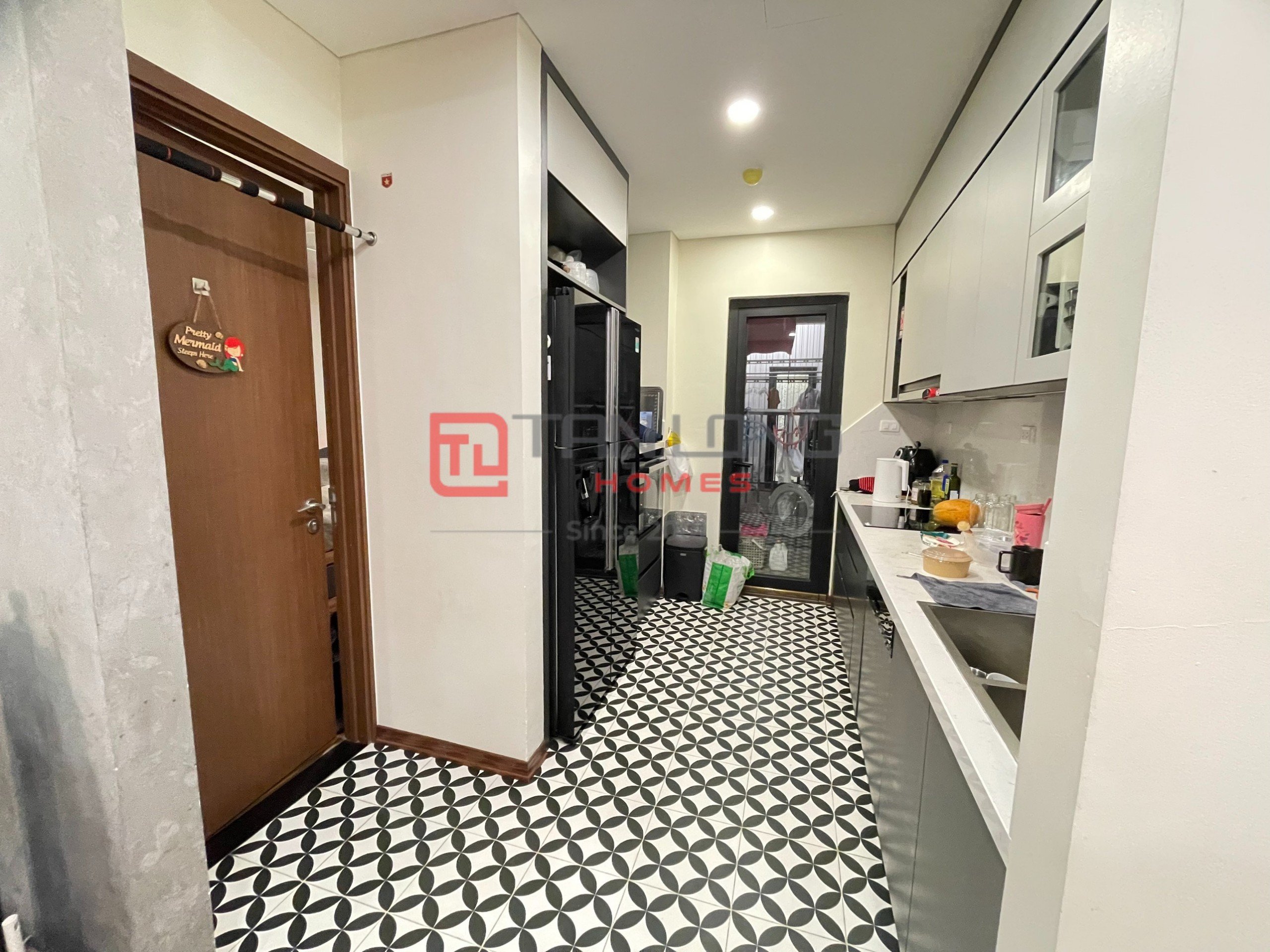 Bán căn hộ 3PN/95m2 full đồ, sẵn sổ đỏ, view hồ Ngoại Giao Đoàn tòa N01T1 4