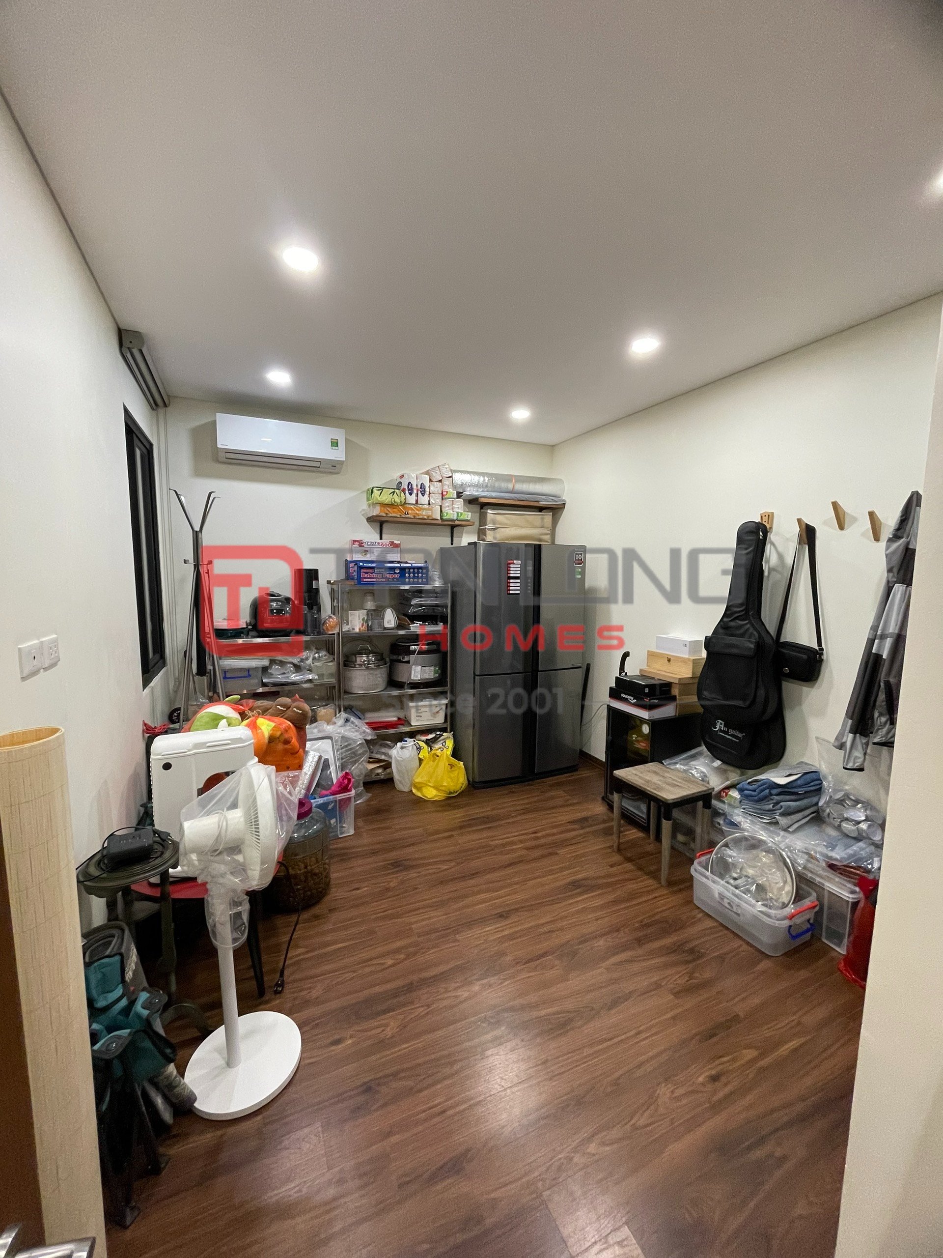 Bán căn hộ 3PN/95m2 full đồ, sẵn sổ đỏ, view hồ Ngoại Giao Đoàn tòa N01T1 8