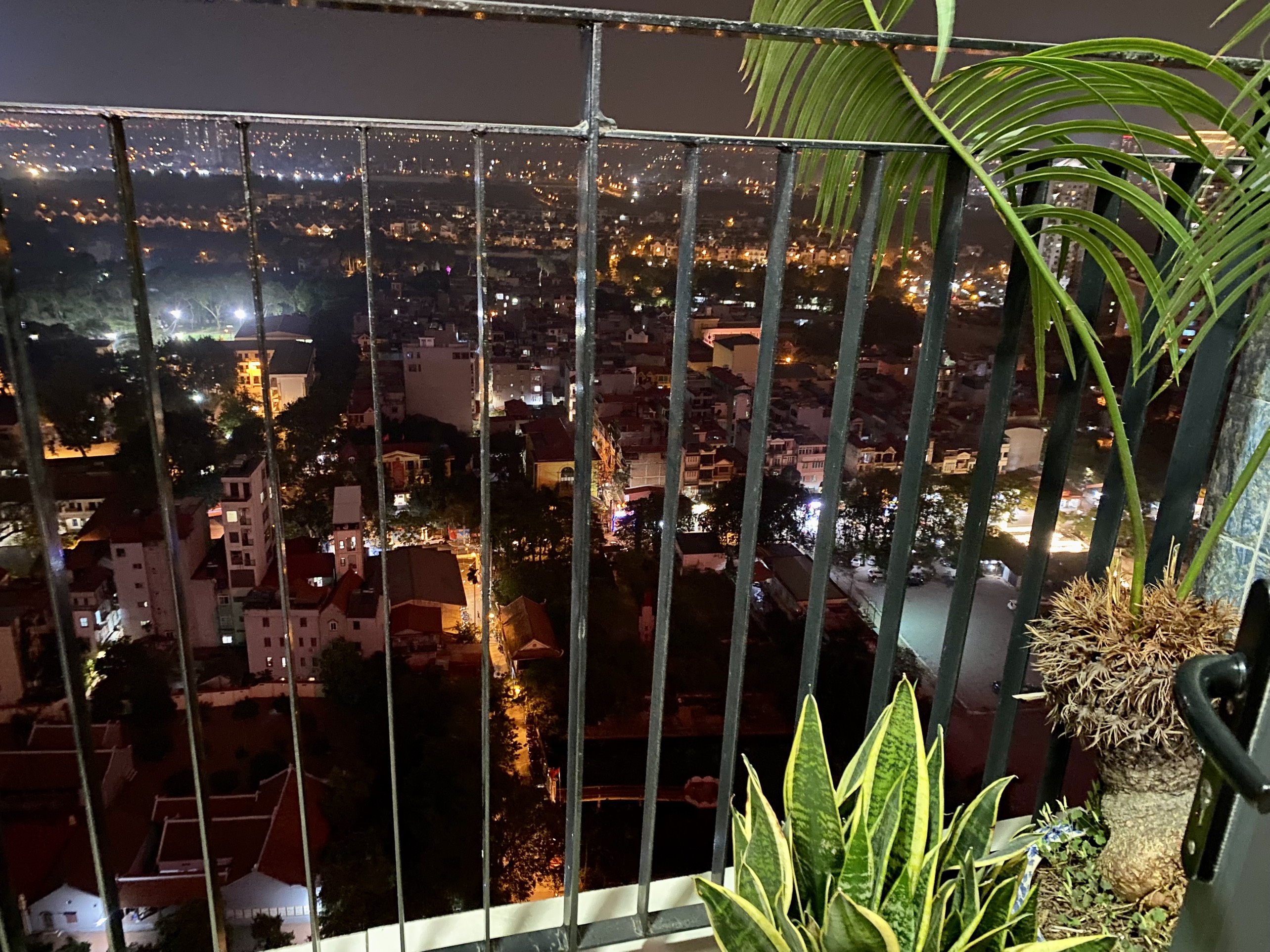 Bán căn hộ 70m2 tầng cao, ban công Nam tòa 789 Ngoại giao đoàn 4