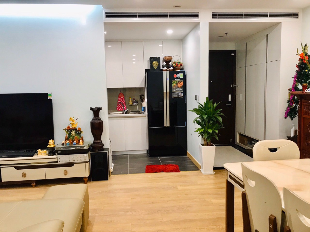 BÁN CĂN HỘ 83M2 TẦNG TRUNG TÒA D2 CHUNG CƯ 6TH-ELEMENT 2