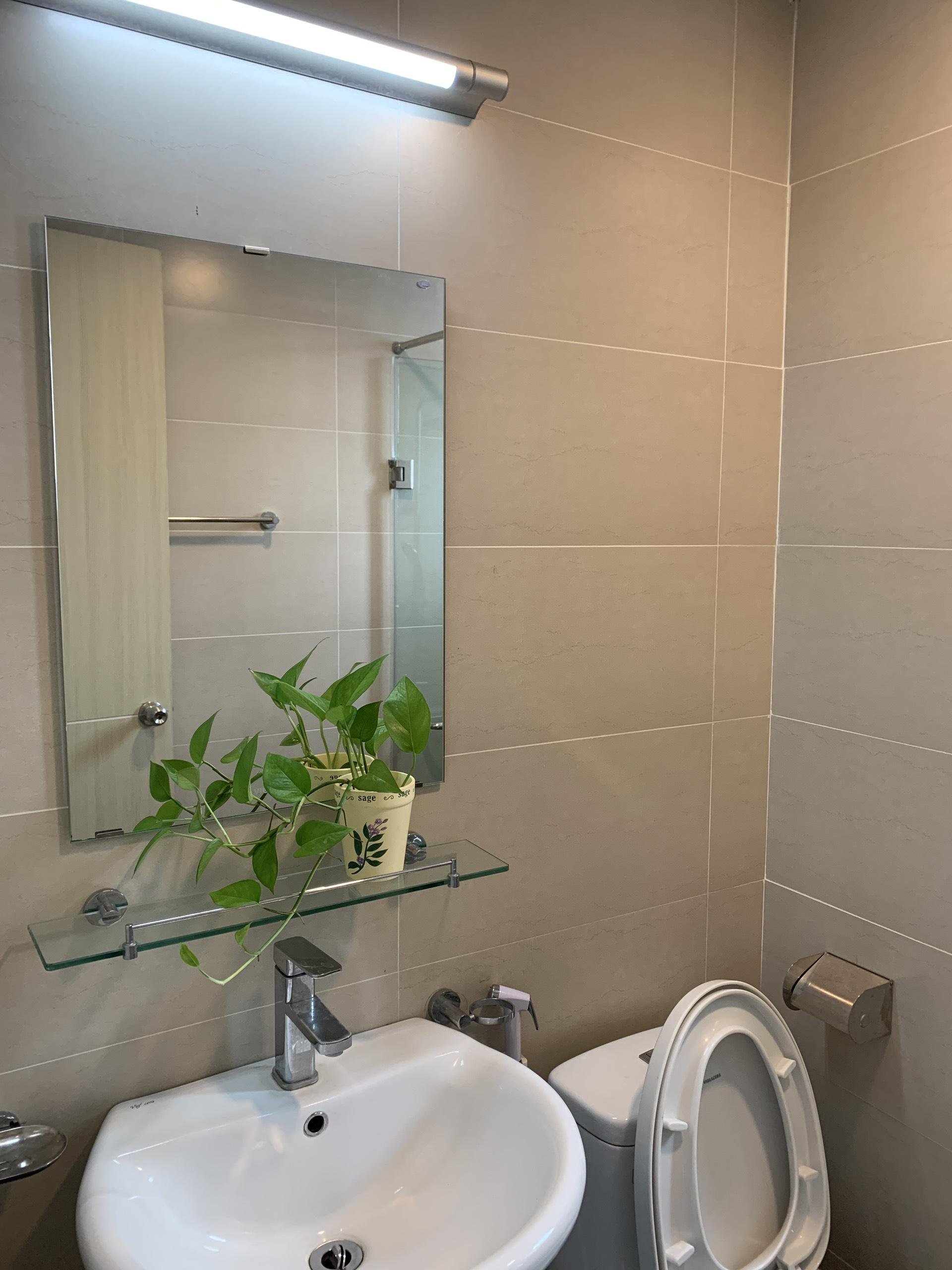 Bán căn hộ số 02 tầng trung toà N02-T3 khu Ngoại Giao Đoàn 3