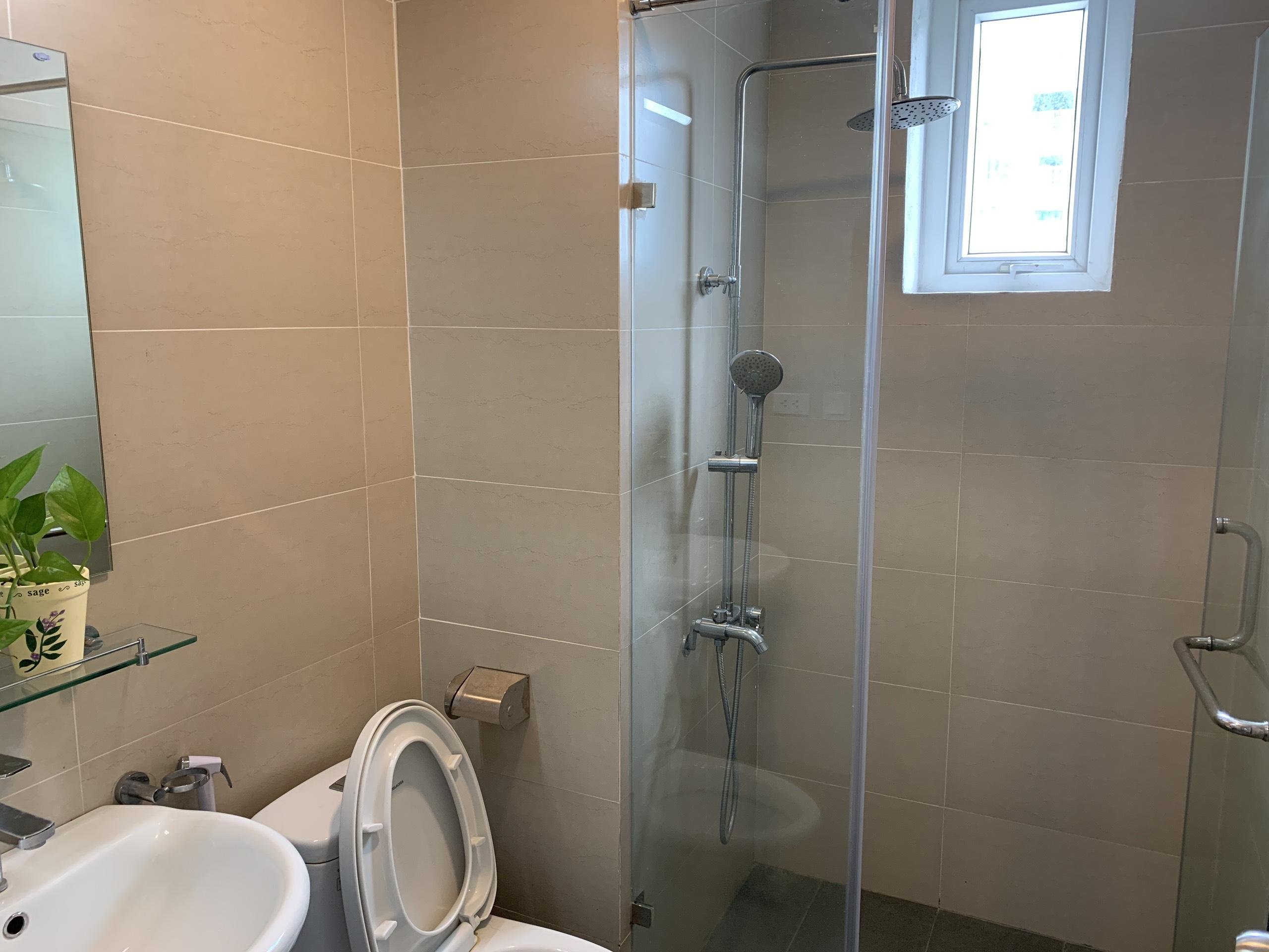 Bán căn hộ số 02 tầng trung toà N02-T3 khu Ngoại Giao Đoàn 4