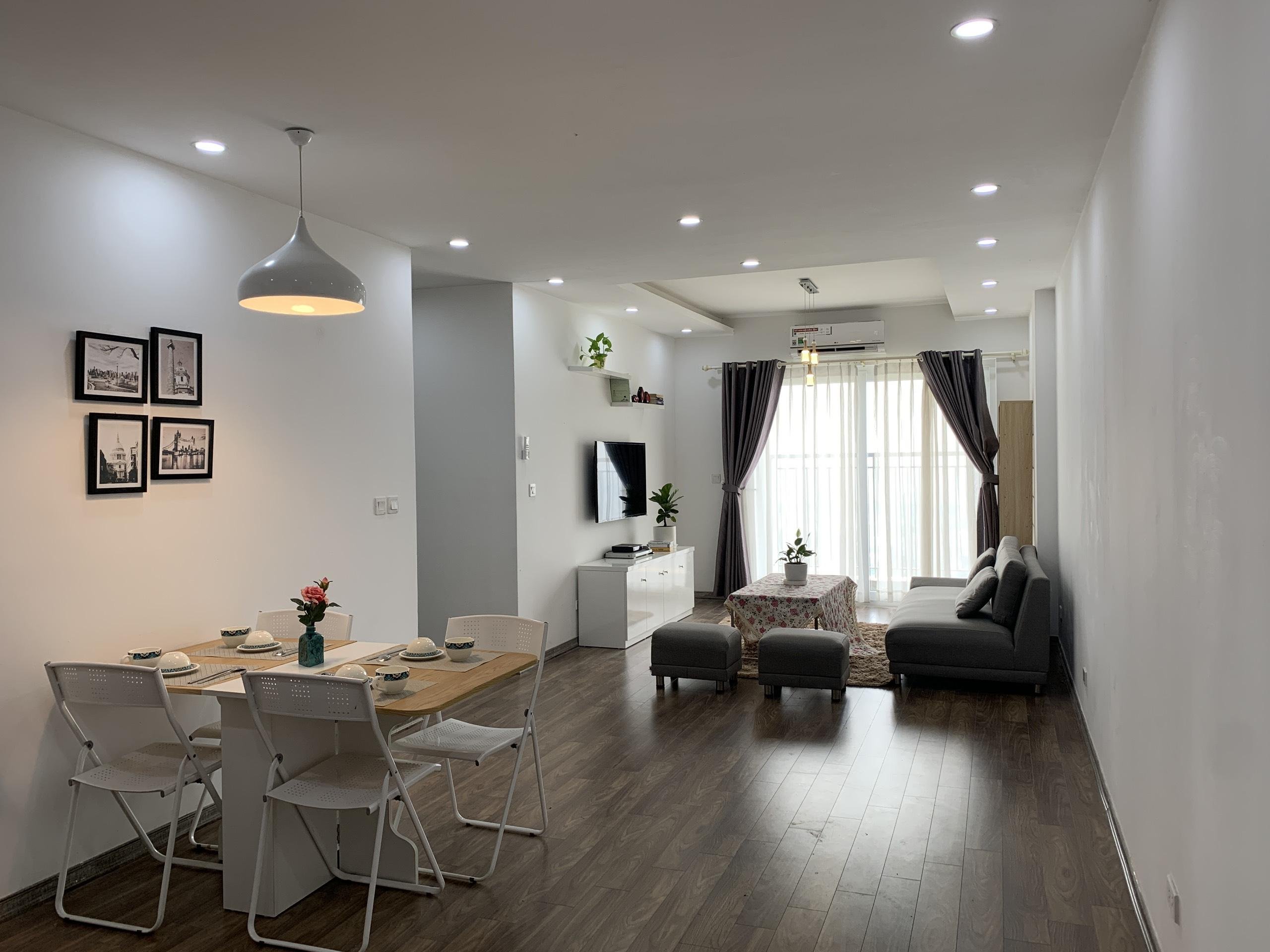 Bán căn hộ số 02 tầng trung toà N02-T3 khu Ngoại Giao Đoàn 8