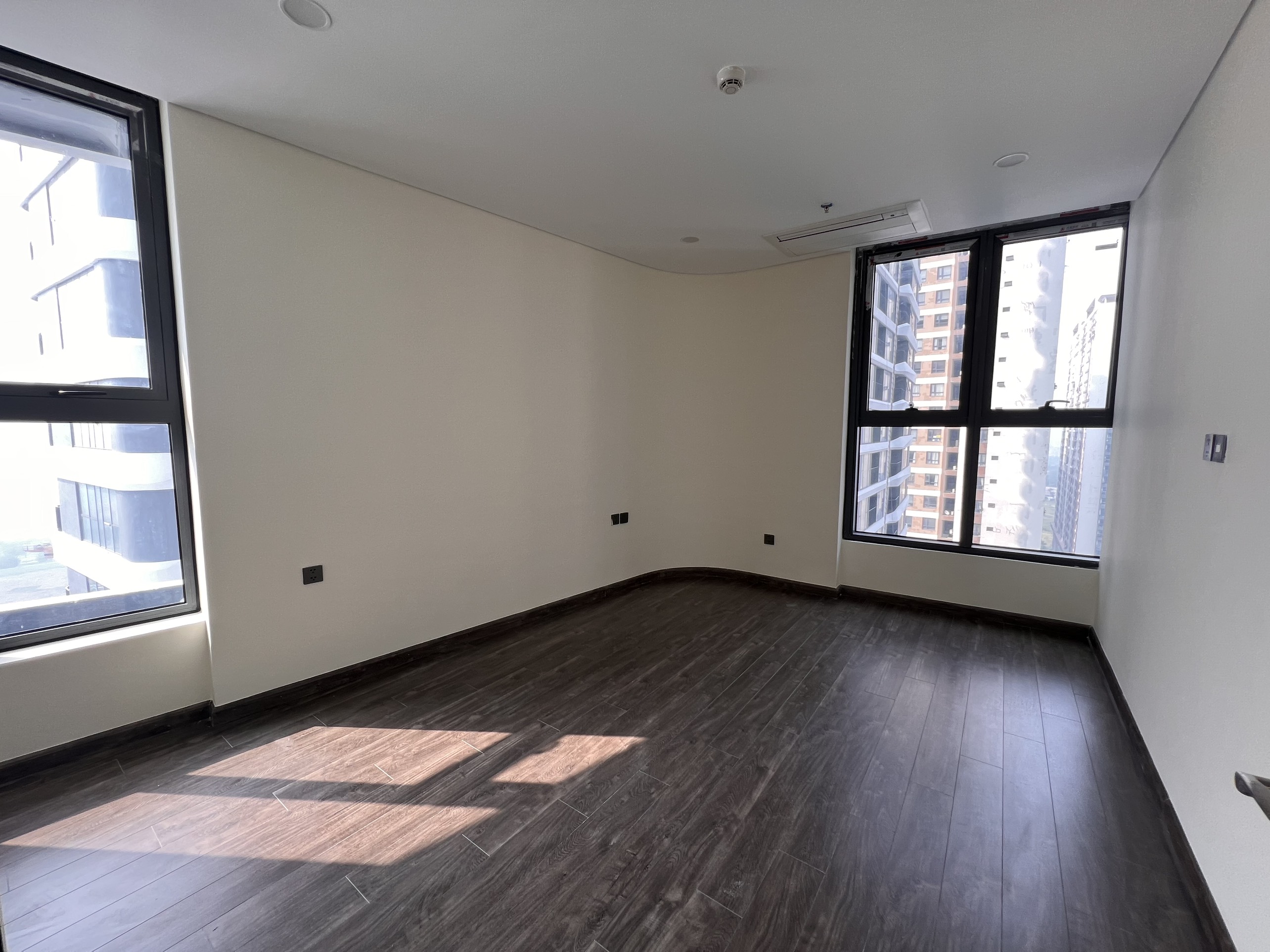 Bán căn hộ số 08 tòa N01T7 Ngoại Giao Đoàn Hà Nội 4