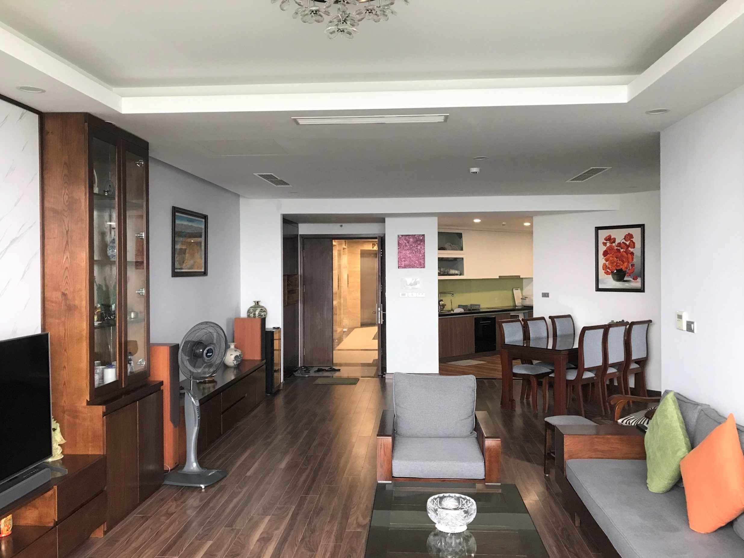 Bán căn hoa hậu N01T8: 3PN/134m2 view Hồ 2 logia đẹp nhất dự án 1