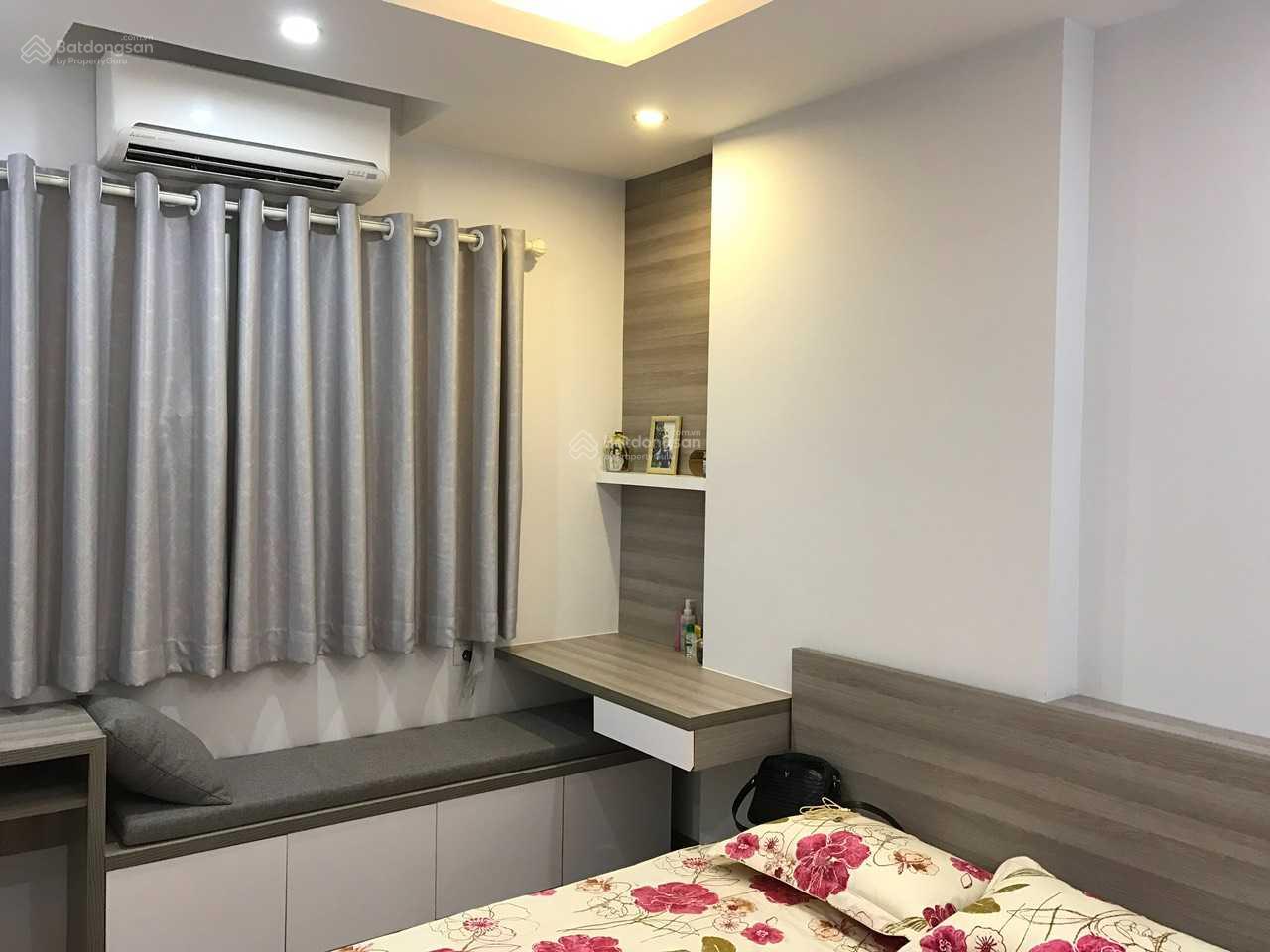 Bán cắt lỗ căn hộ 2 phòng ngủ toà CT2B KĐT Nghĩa Đô hướng Nam đủ đồ tầng cao diện tích 70m2 4
