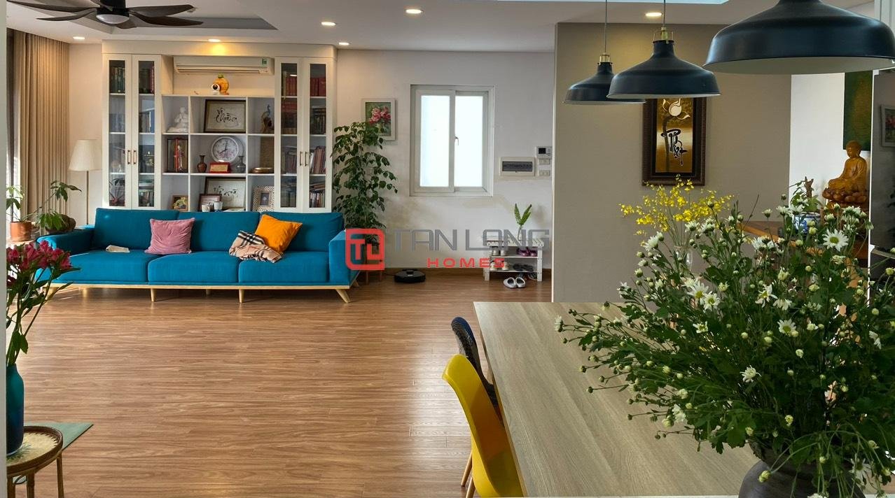Bán chung cư Ngoại Giao Đoàn N03T5: 3PN/133m2 full đồ, có slot ô tô, sổ đỏ 2