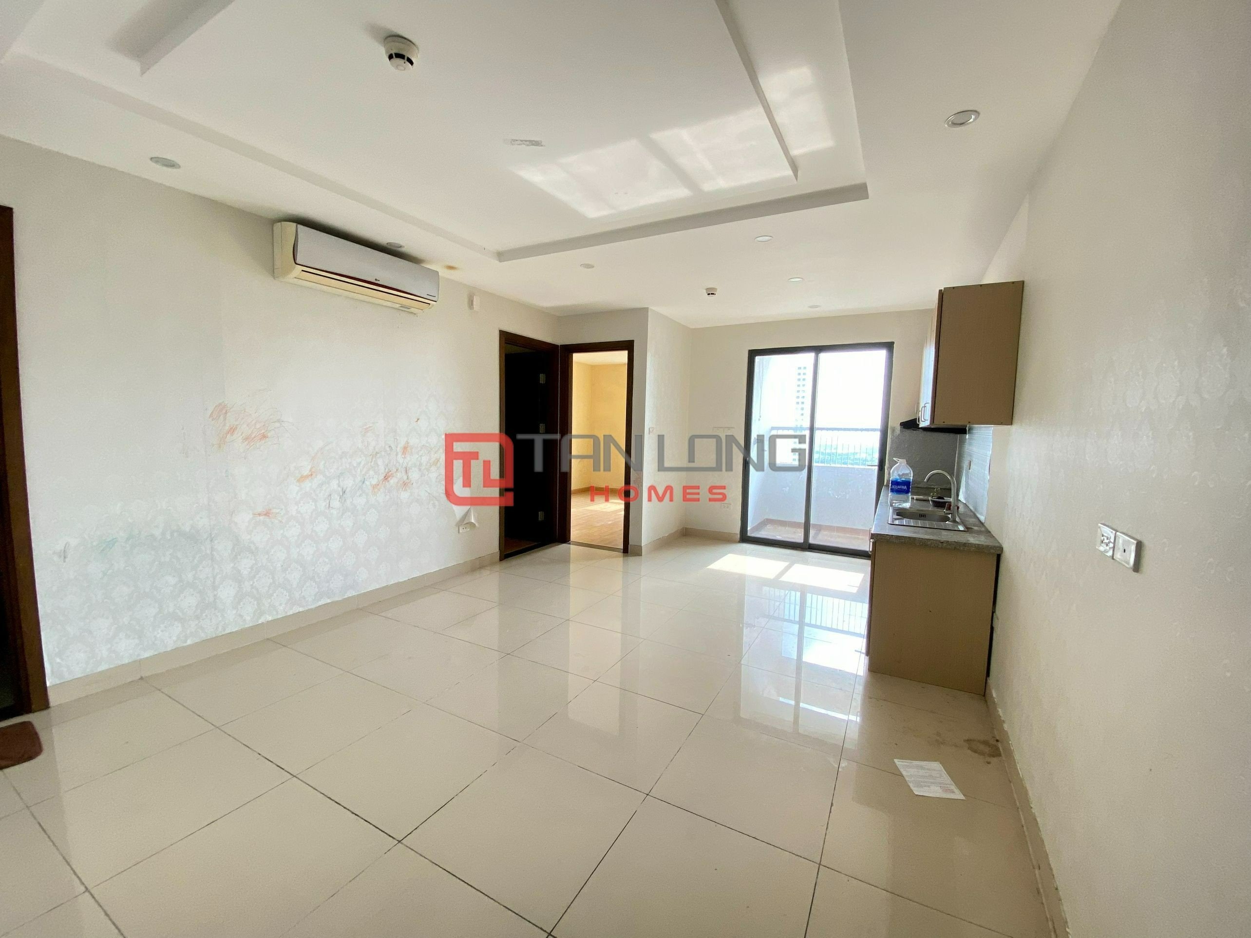 BÁN GẤP: Căn 2PN/68m2 đồ cơ bản, có sổ đỏ tại N04A Ngoại Giao Đoàn 2