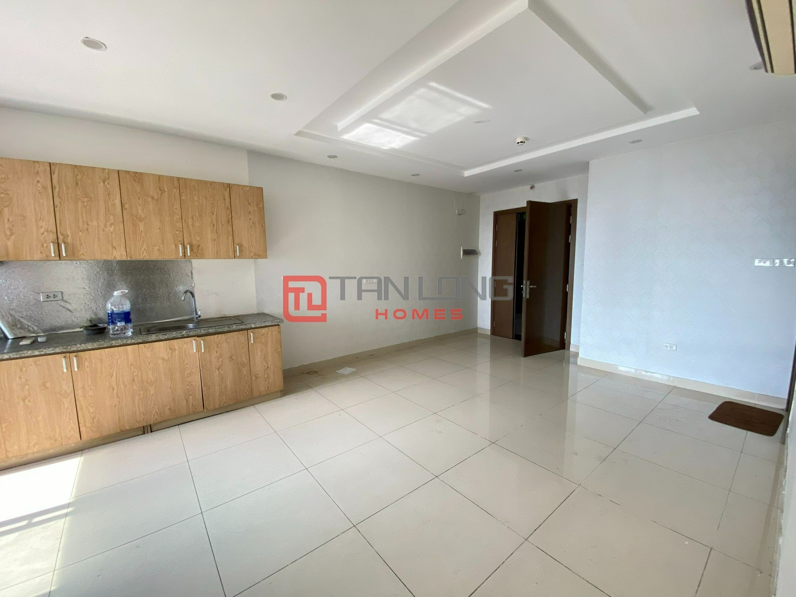 BÁN GẤP: Căn 2PN/68m2 đồ cơ bản, có sổ đỏ tại N04A Ngoại Giao Đoàn 3