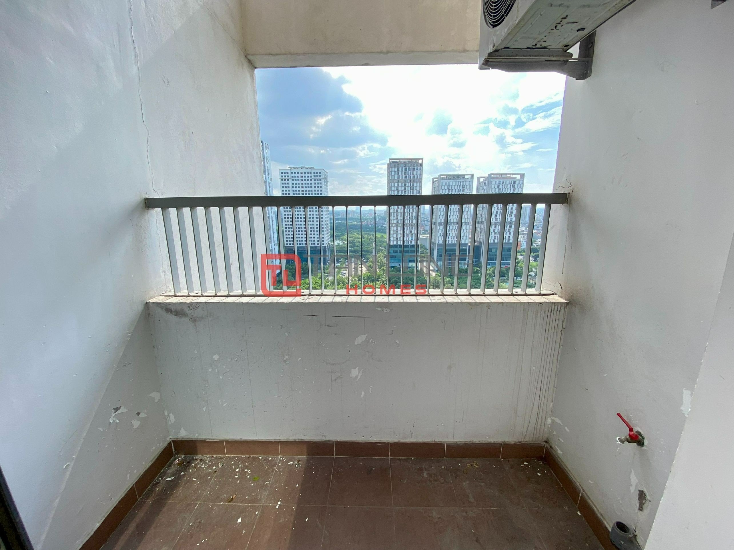 BÁN GẤP: Căn 2PN/68m2 đồ cơ bản, có sổ đỏ tại N04A Ngoại Giao Đoàn 8