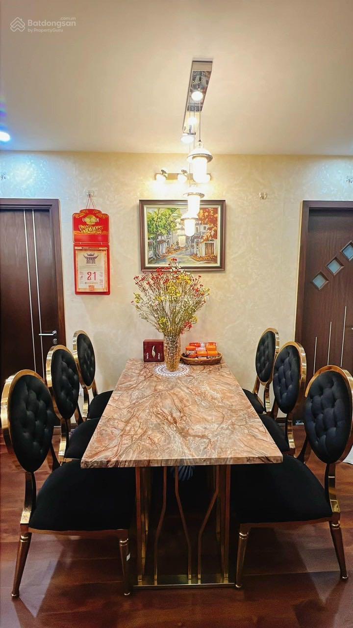 Bán gấp căn góc 3 phòng ngủ hướng Đông Nam diện tích 102m2 full nội thất toà B6 Green Stars 2