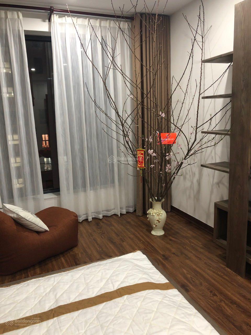 Bán gấp căn góc 3 phòng ngủ hướng Đông Nam diện tích 102m2 full nội thất toà B6 Green Stars 4