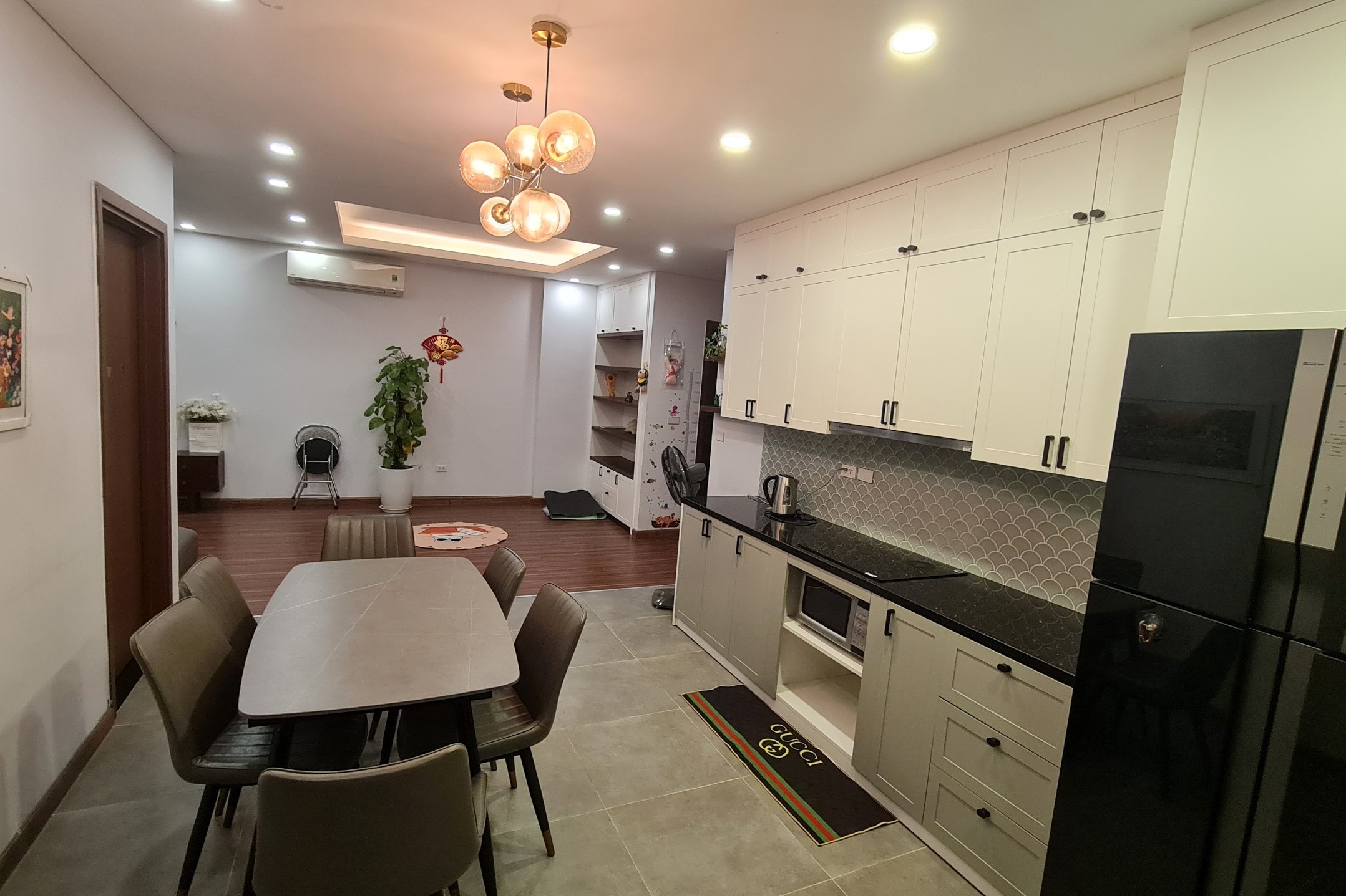 Bán nhanh căn 3 ngủ 101.5m2 tầng cao, đồ liền tường tòa N01T5 Ngoại Giao Đoàn 3