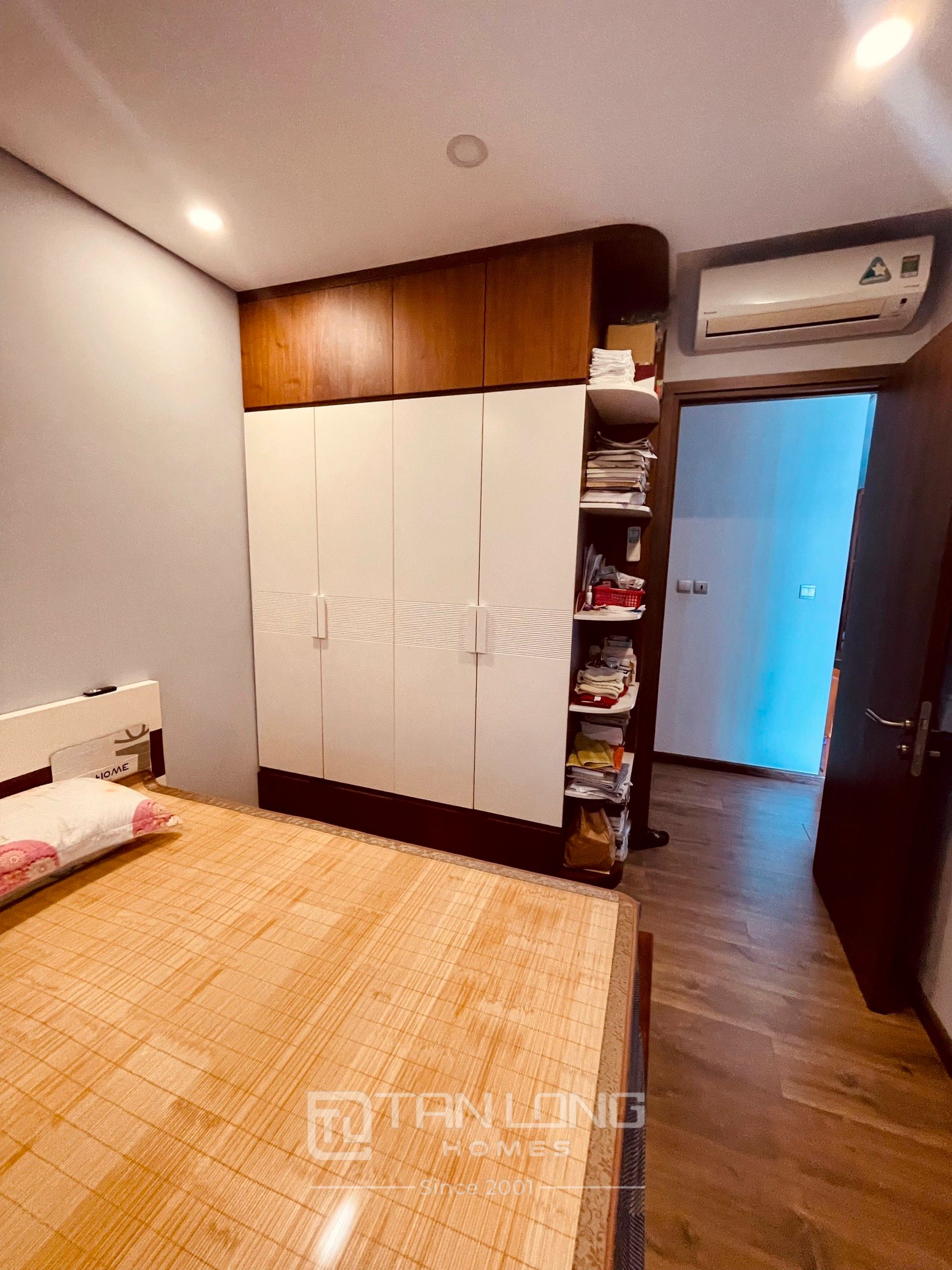 Bán nhanh căn 3PN/110m2 tầng trung full đồ tại N01T4 Ngoại Giao Đoàn 7