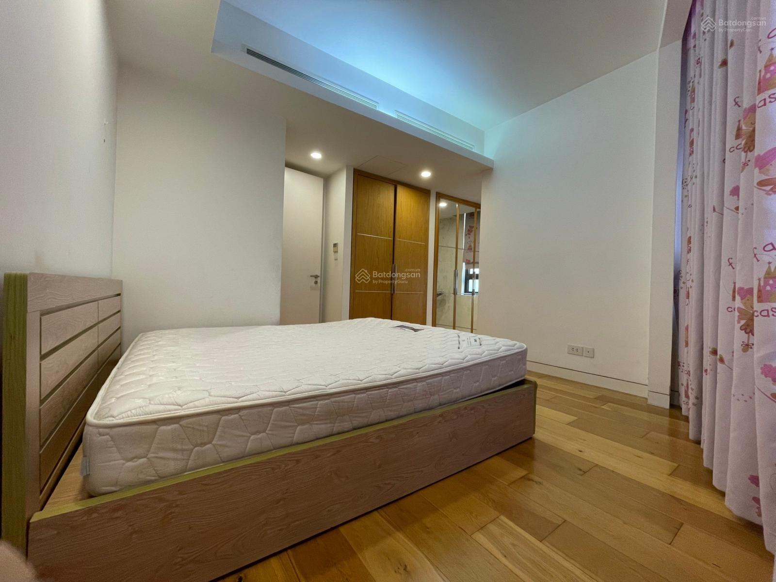 Bán nhanh căn góc 3 phòng ngủ toà A2 Green Stars full nội thất diện tích 102m2 hướng Đông Bắc view đẹp 3