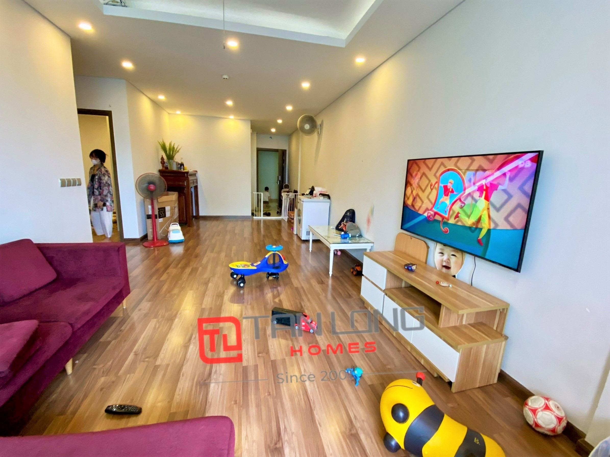 Bán nhanh căn hộ 2 ngủ 86,8m2 full đồ, có sổ đỏ tại N03T2 Ngoại Giao Đoàn 1