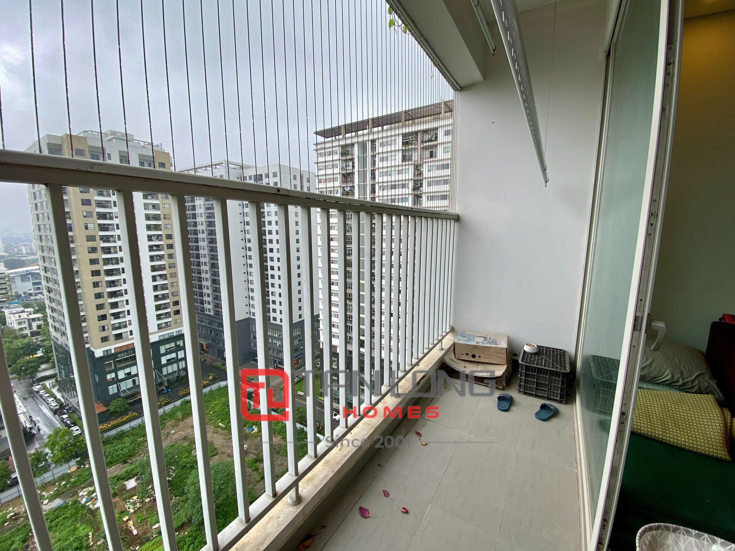 Bán nhanh căn hộ 2 ngủ 86,8m2 full đồ, có sổ đỏ tại N03T2 Ngoại Giao Đoàn 10