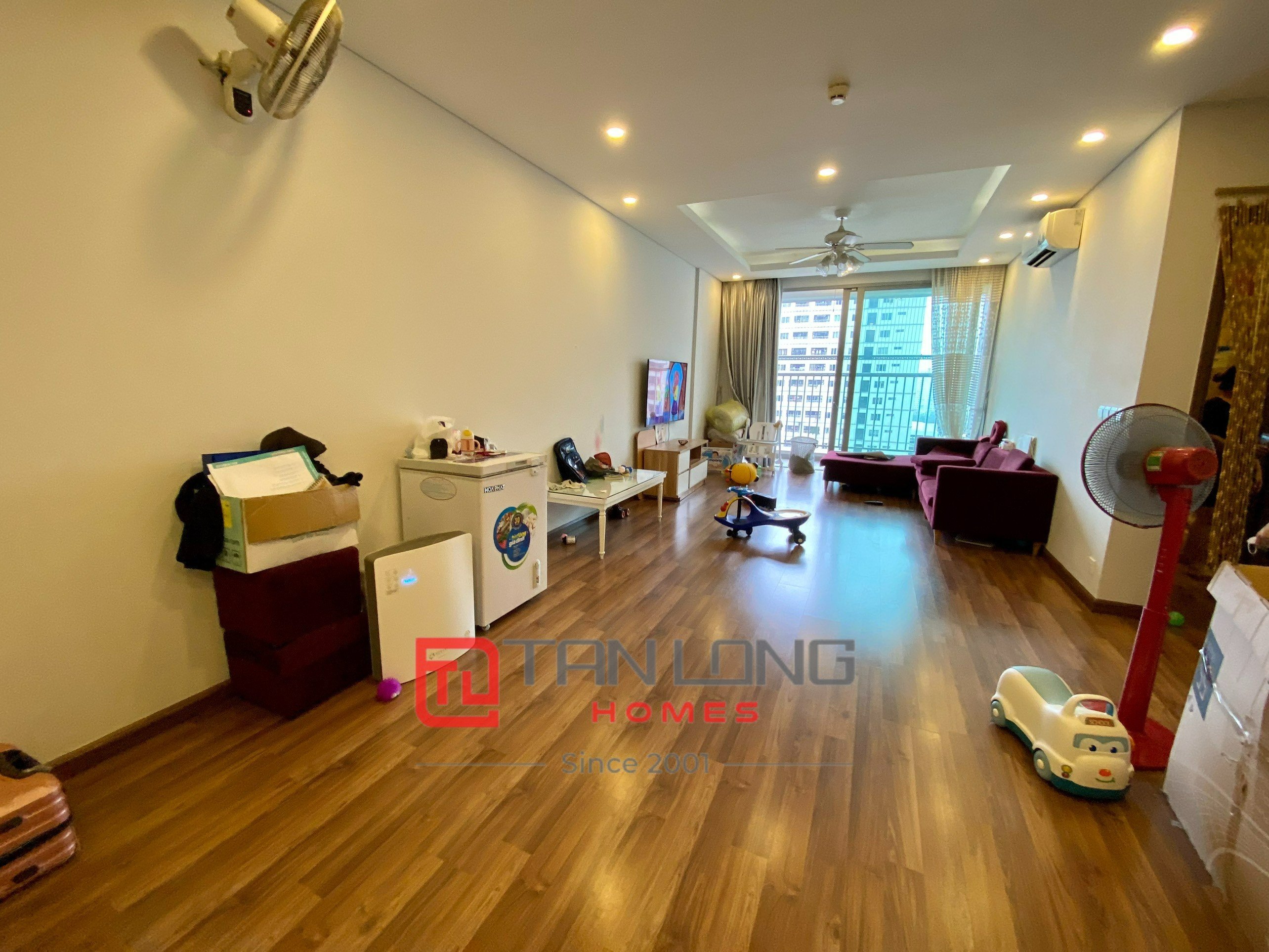 Bán nhanh căn hộ 2 ngủ 86,8m2 full đồ, có sổ đỏ tại N03T2 Ngoại Giao Đoàn 2