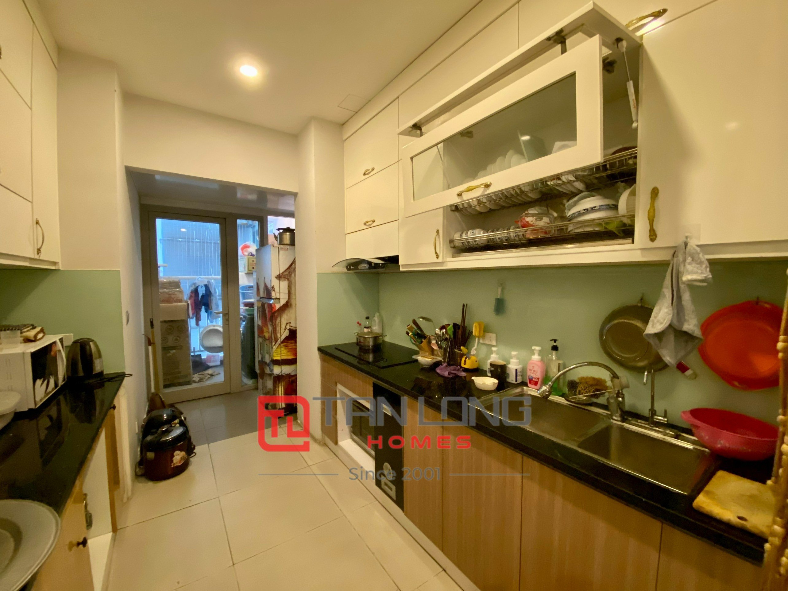 Bán nhanh căn hộ 2 ngủ 86,8m2 full đồ, có sổ đỏ tại N03T2 Ngoại Giao Đoàn 5