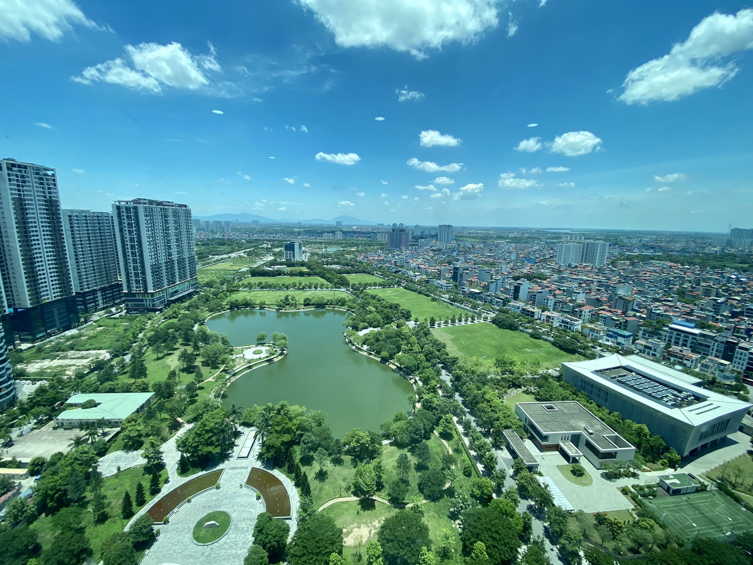 Cần bán căn 2PN/100m2 tầng trung view công viên tòa N03T1 Ngoại Giao Đoàn 4